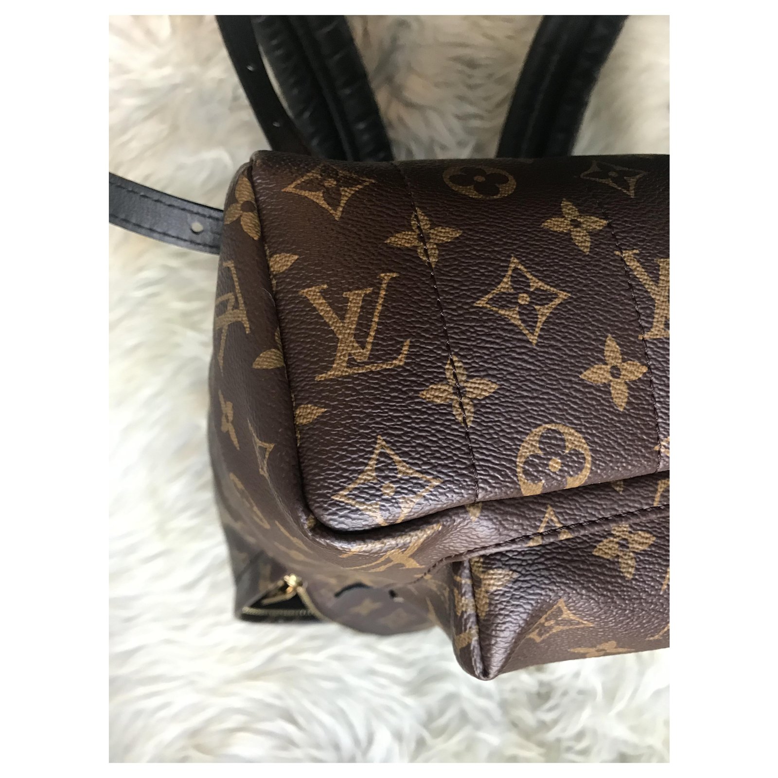 Louis Vuitton Palm Spring MM Gold hardware Cloth ref.247707 - Joli Closet