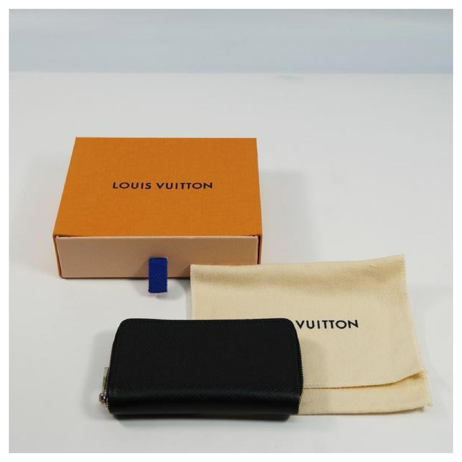 LOUIS VUITTON Monedero Zippy con cremallera redonda Monedero para hombre  M30511 Noir Negro ref.248398 - Joli Closet