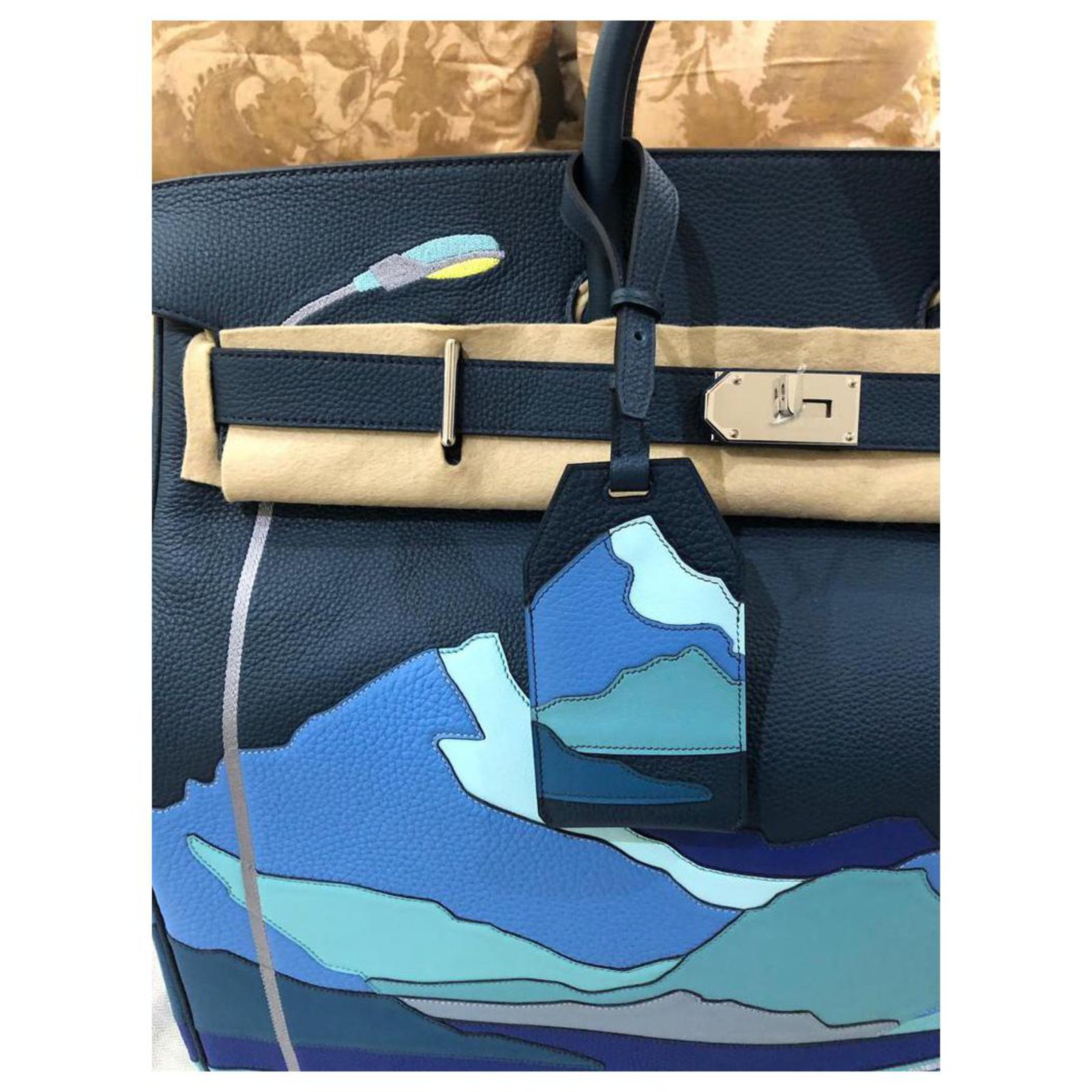 HoooGoods on X: Here are some detail pics of Birkin HAC 50 PHW. Have a  good day. SHOP:  #hermesBirkin #hermesbirkin50  #hermesbirkinhac50 #birkin50 #birkinhac50 #bag #handbag #luxurybag  #luxurystyle #styleguide