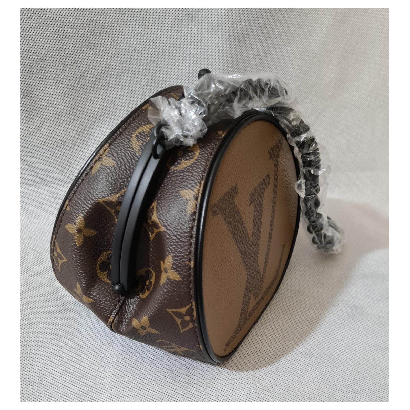 Louis Vuitton Boursicot Hat Box Brown Leather ref.252179 - Joli Closet