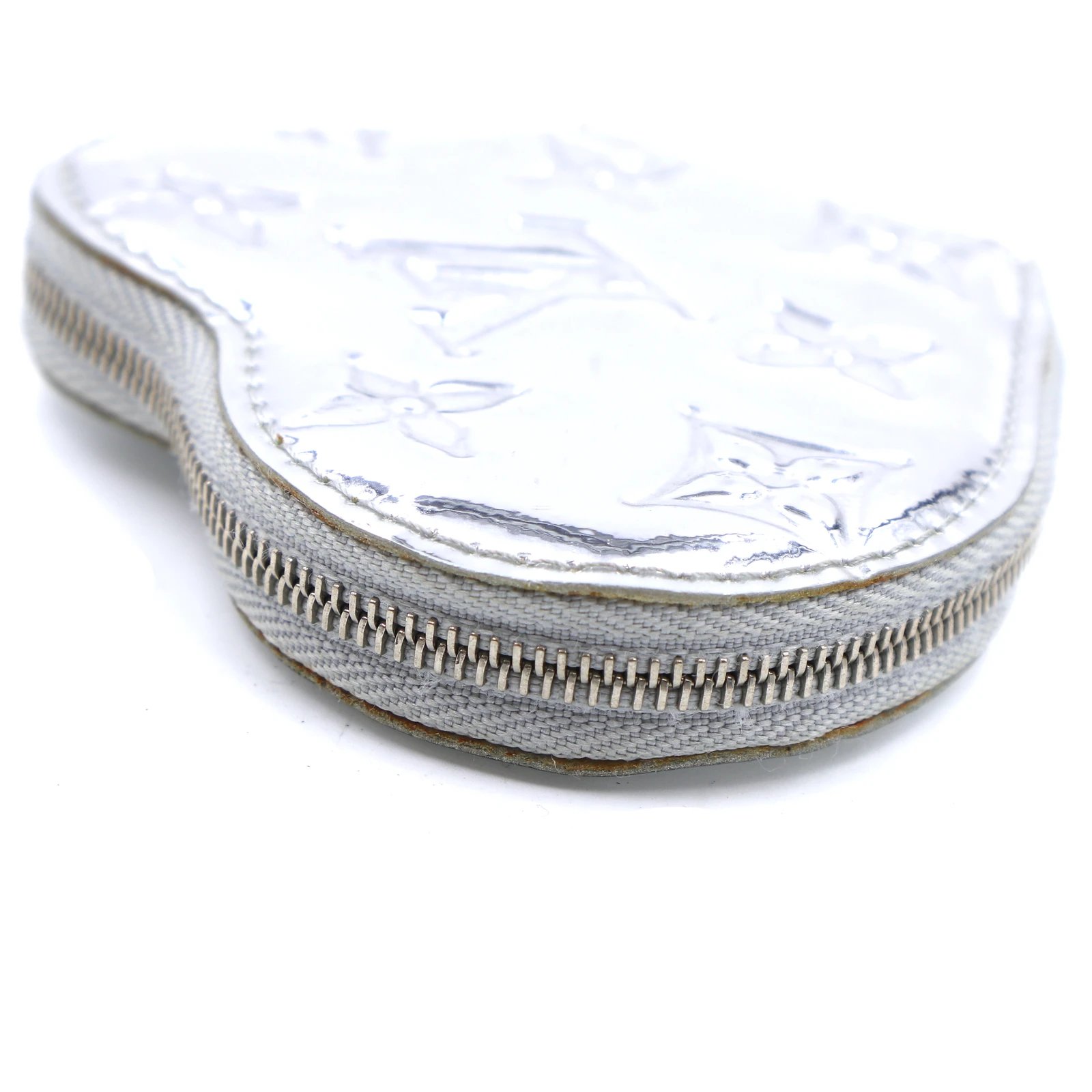 Louis Vuitton Silver Monogram Mirror Metallic Heart Wallet Silvery Leather  ref.543796 - Joli Closet