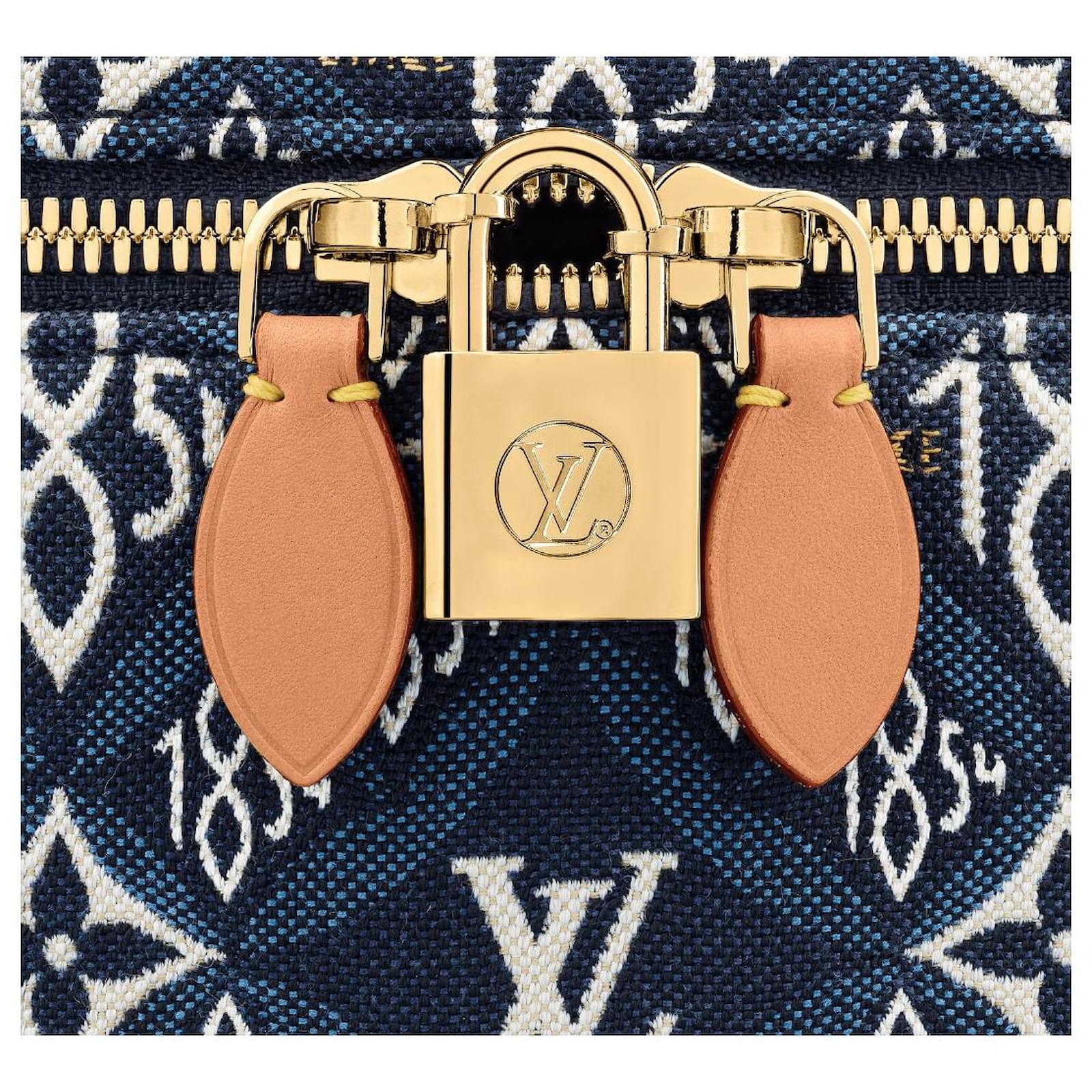 Louis Vuitton Vanity Black Cloth ref.913138 - Joli Closet