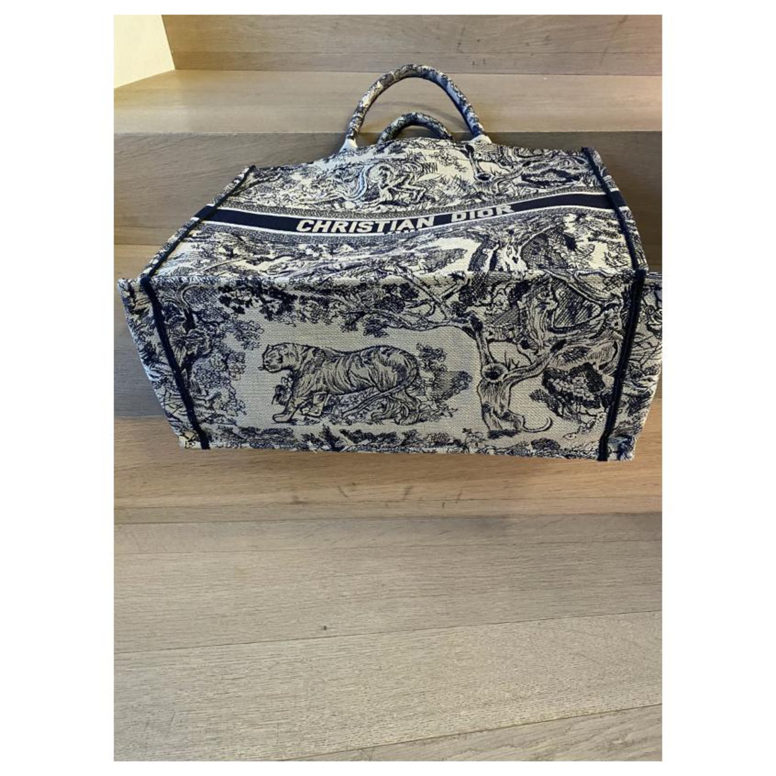 Dior Book Tote bag White Navy blue Cloth ref.246639 - Joli Closet