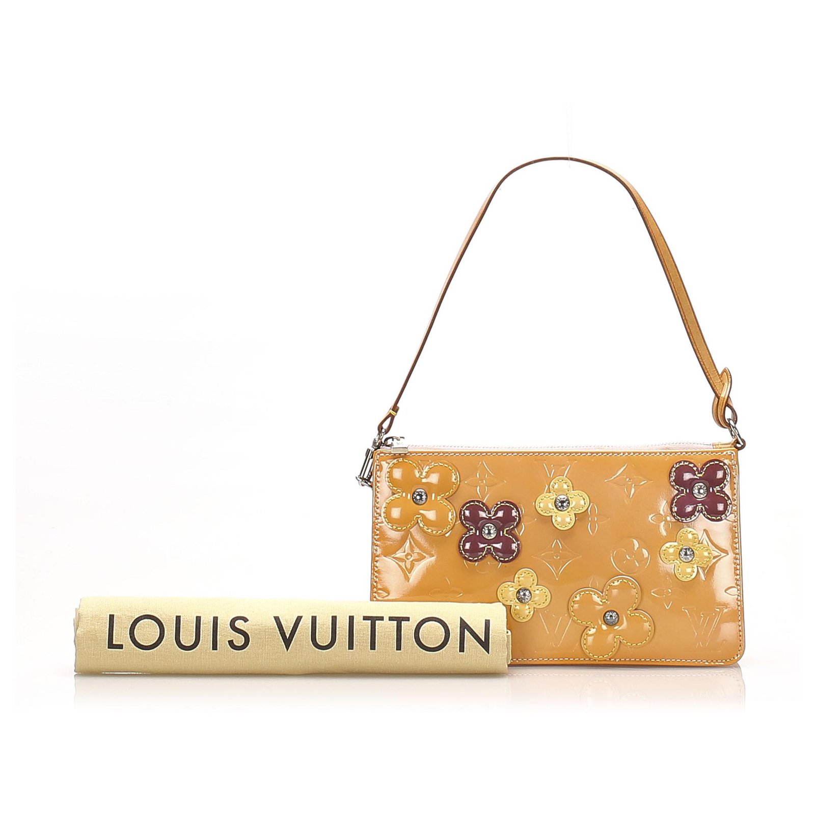 There to be admired 🌸 @louisvuitton Vernis Lexington Fleurs