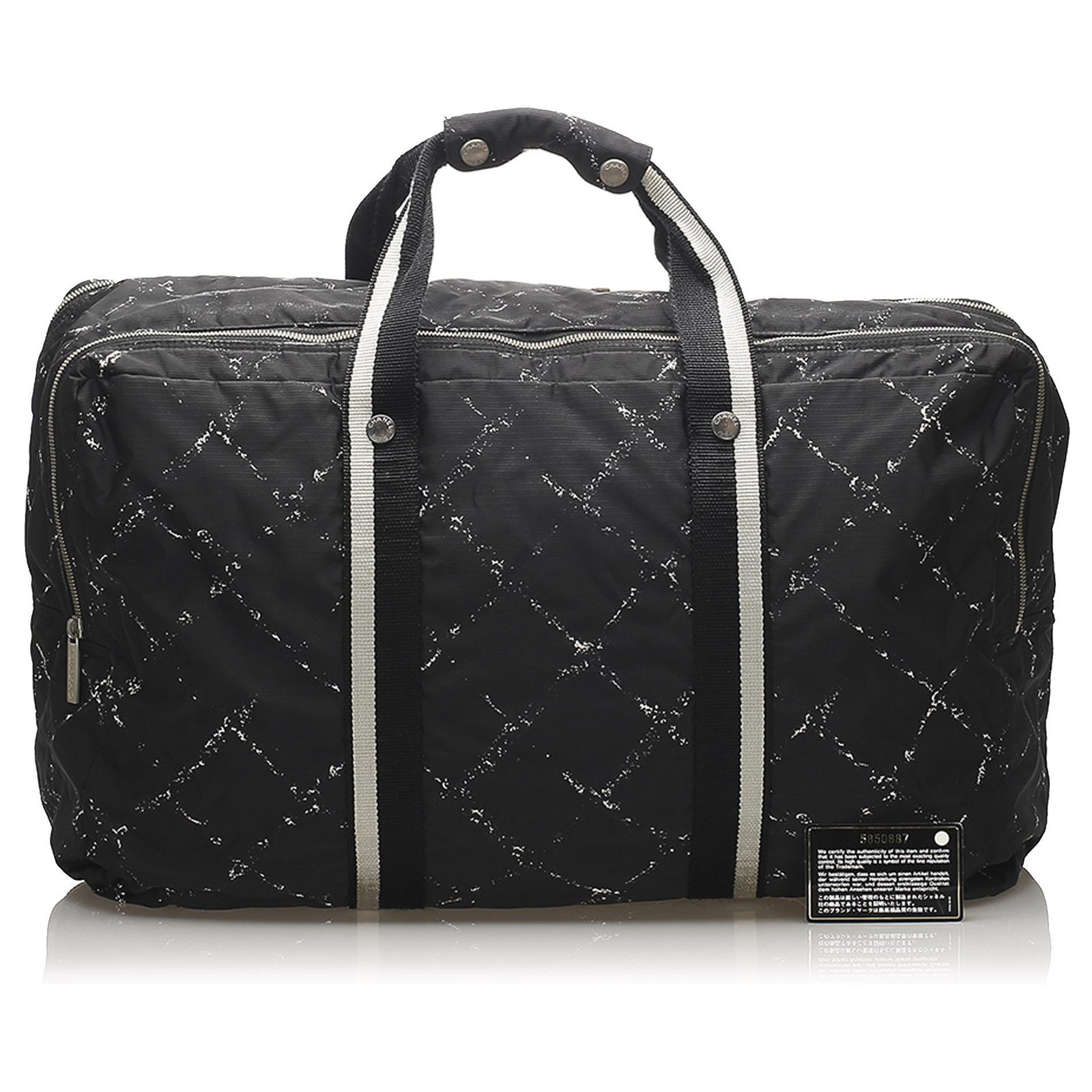 Chanel Black Old Travel Line Nylon Travel Bag White Cloth ref.256204 - Joli  Closet