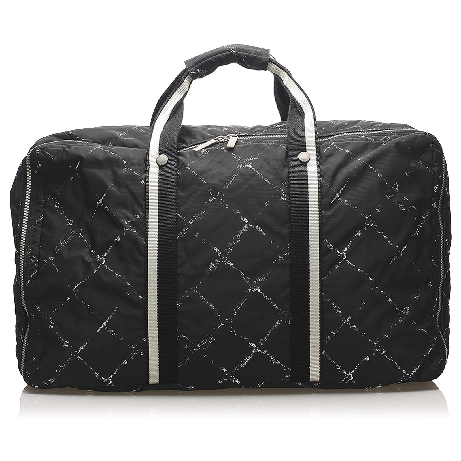 Chanel Black Old Travel Line Nylon Travel Bag White Cloth ref.256204 - Joli  Closet