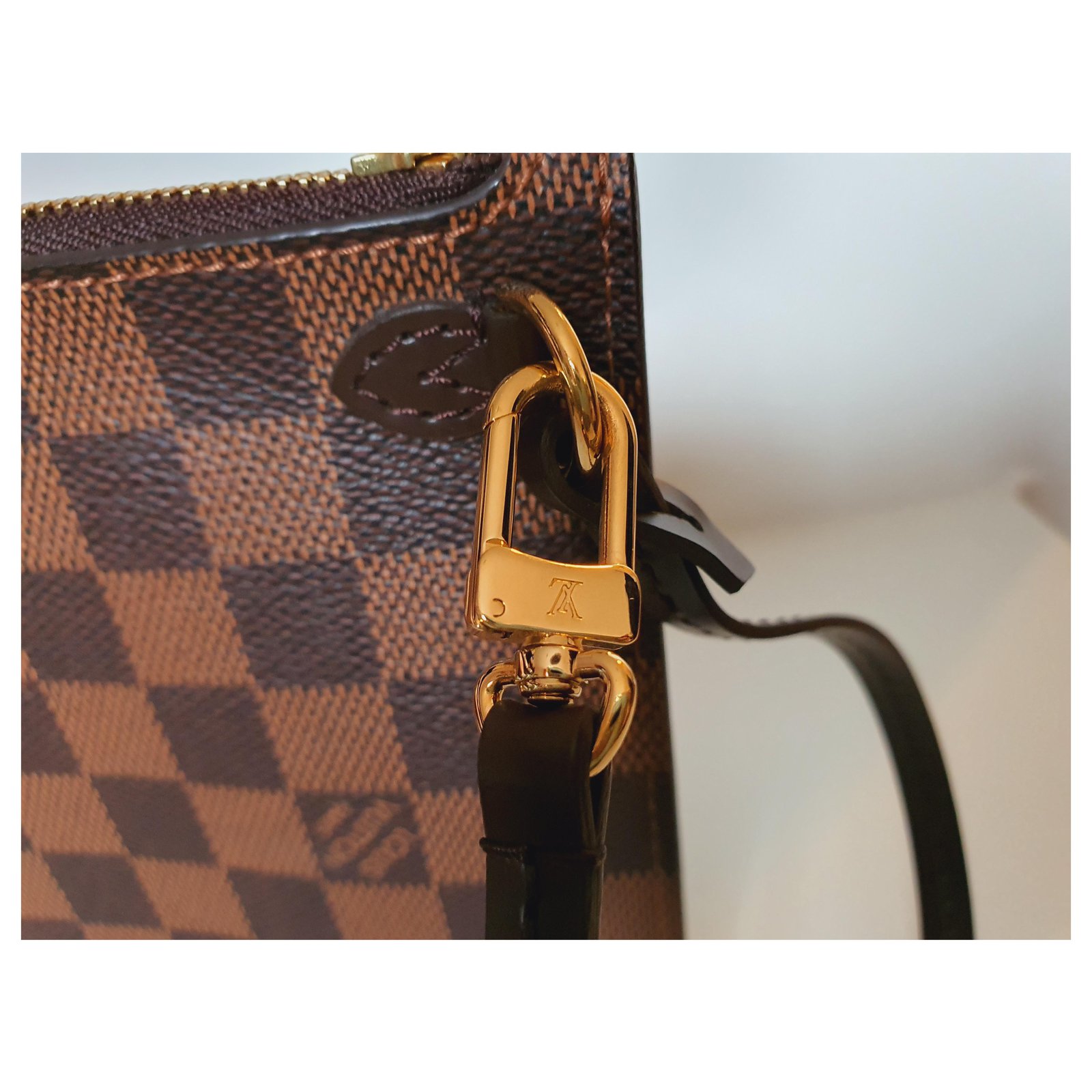 LOUIS VUITTON Clutch bags Petillante Brown Leather ref.1037540 - Joli Closet