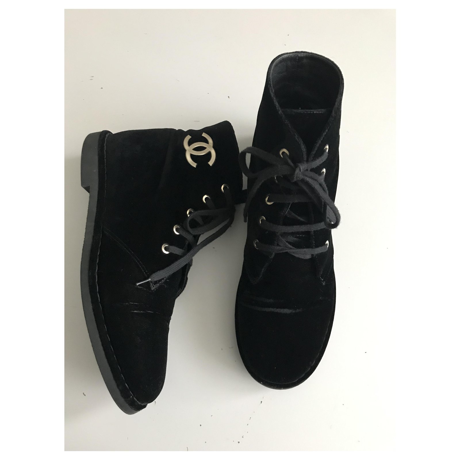 Chanel Velvet Combat Boots Black Leather Rubber ref.256916 - Joli