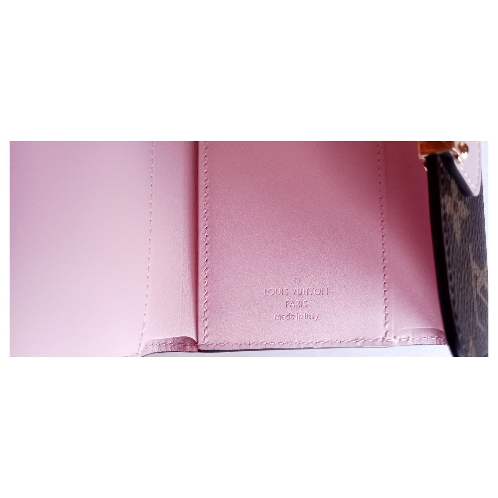 Louis Vuitton Cherrywood compact wallet Pink Varnish ref.283666 - Joli  Closet