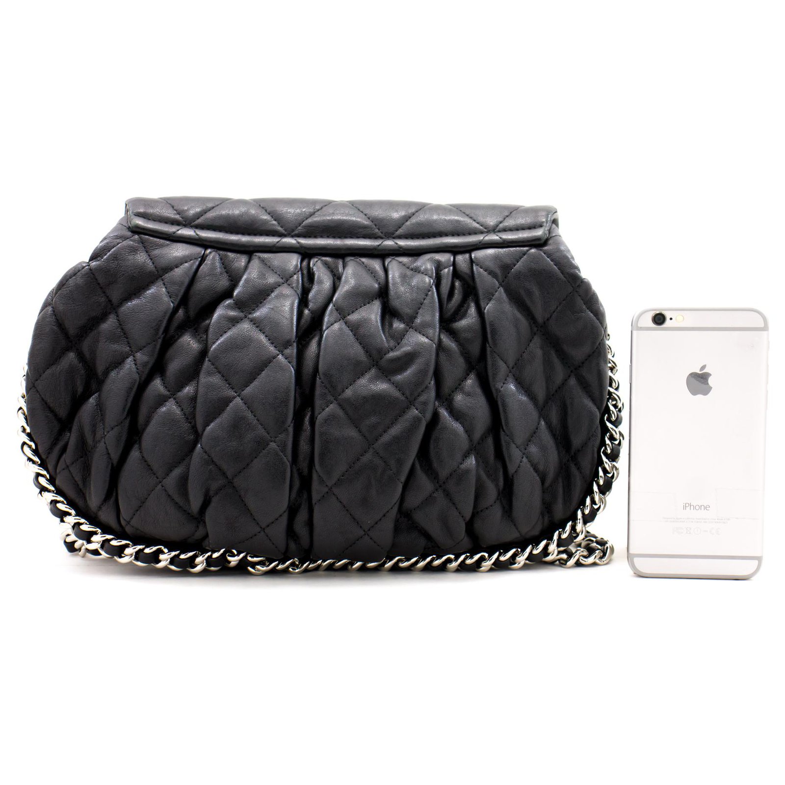 Timeless Chanel East-West Chain Strap Flap Bag in Black Leather ref.1069745  - Joli Closet