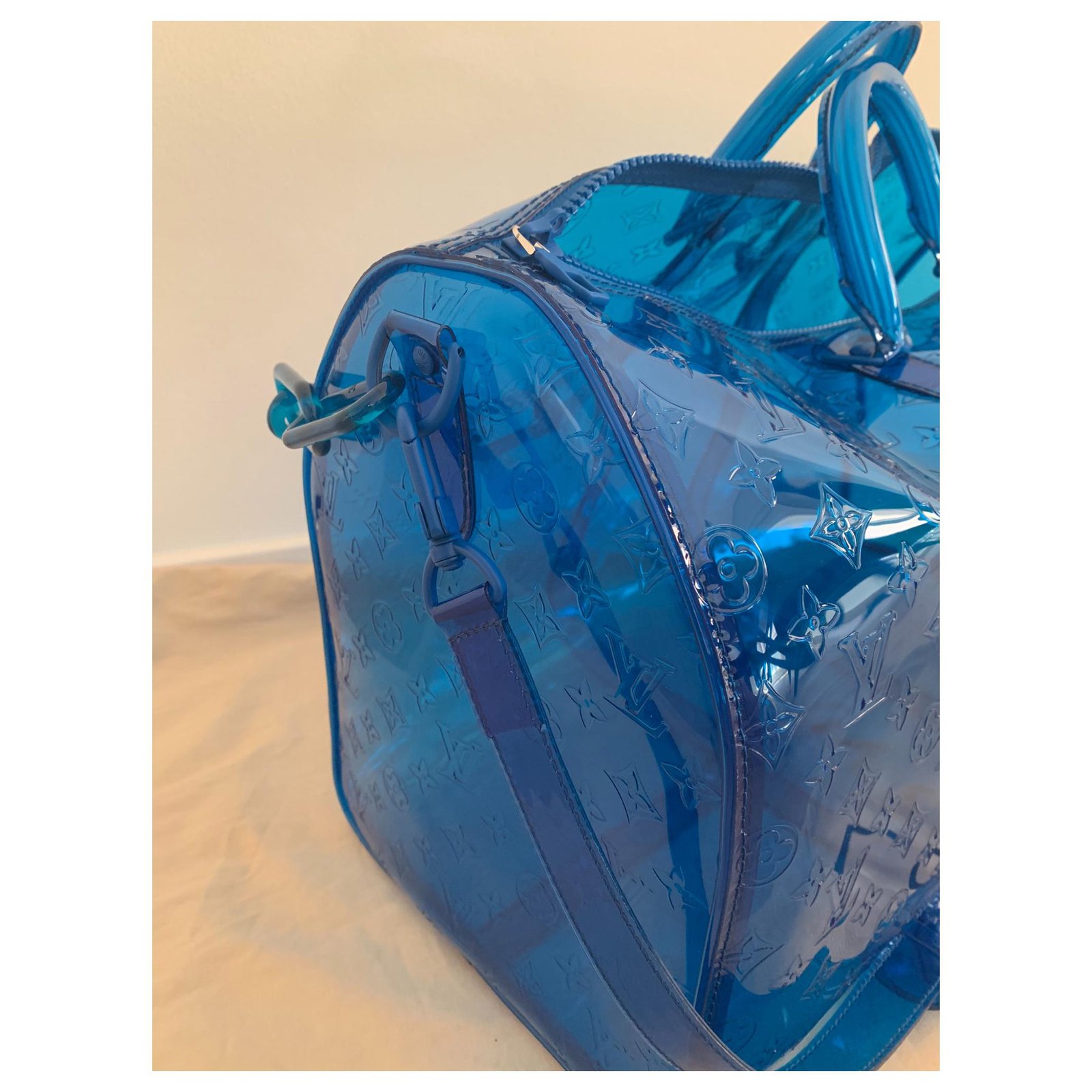 Keepall Louis Vuitton Travel bag Blue Plastic ref.201421 - Joli Closet