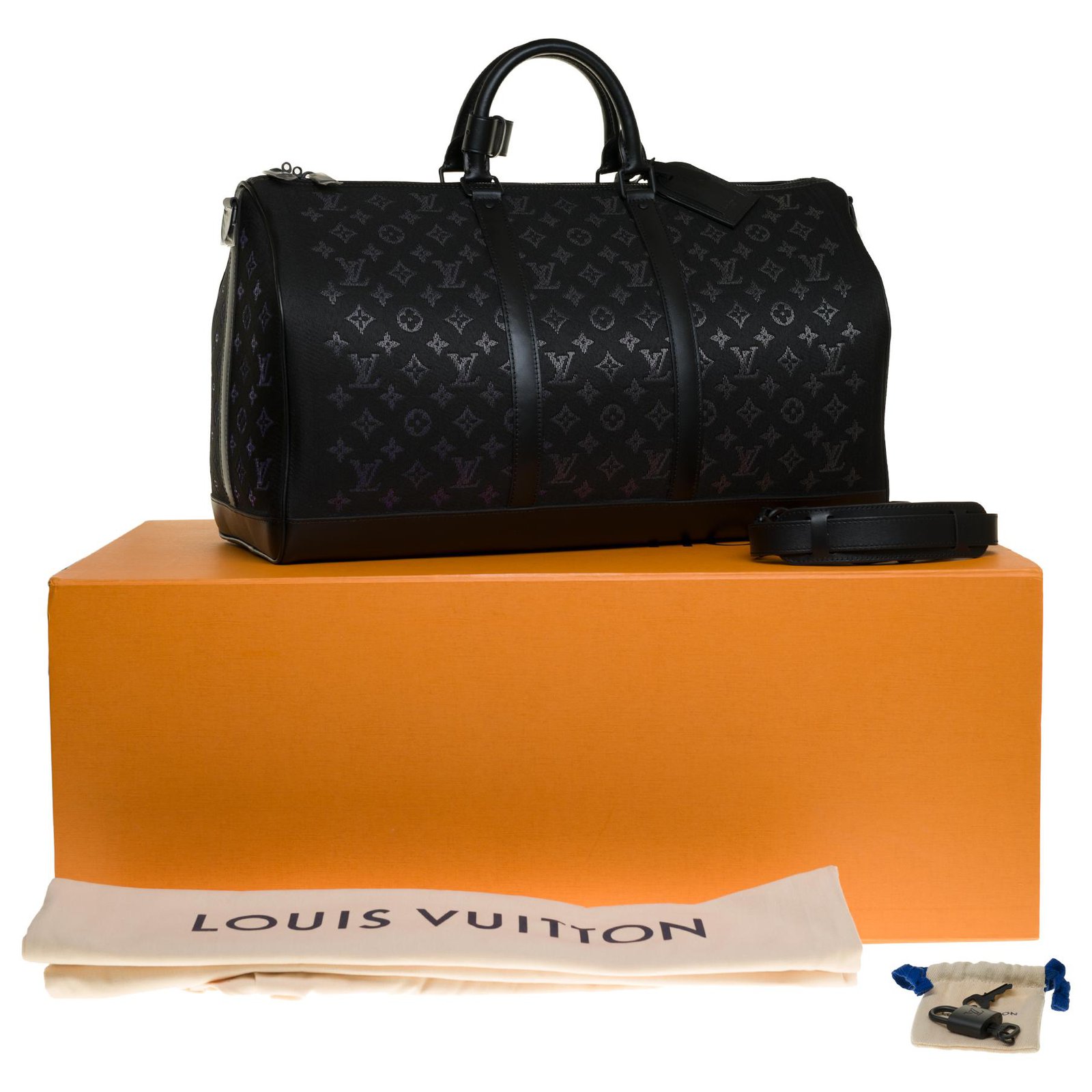 Extremely rare ultra-limited bag / Men's Fall-Winter Show 2019/ Louis  Vuitton Keepall bag 50 Light Up shoulder strap Black Multiple colors  Leather Cloth ref.259396 - Joli Closet