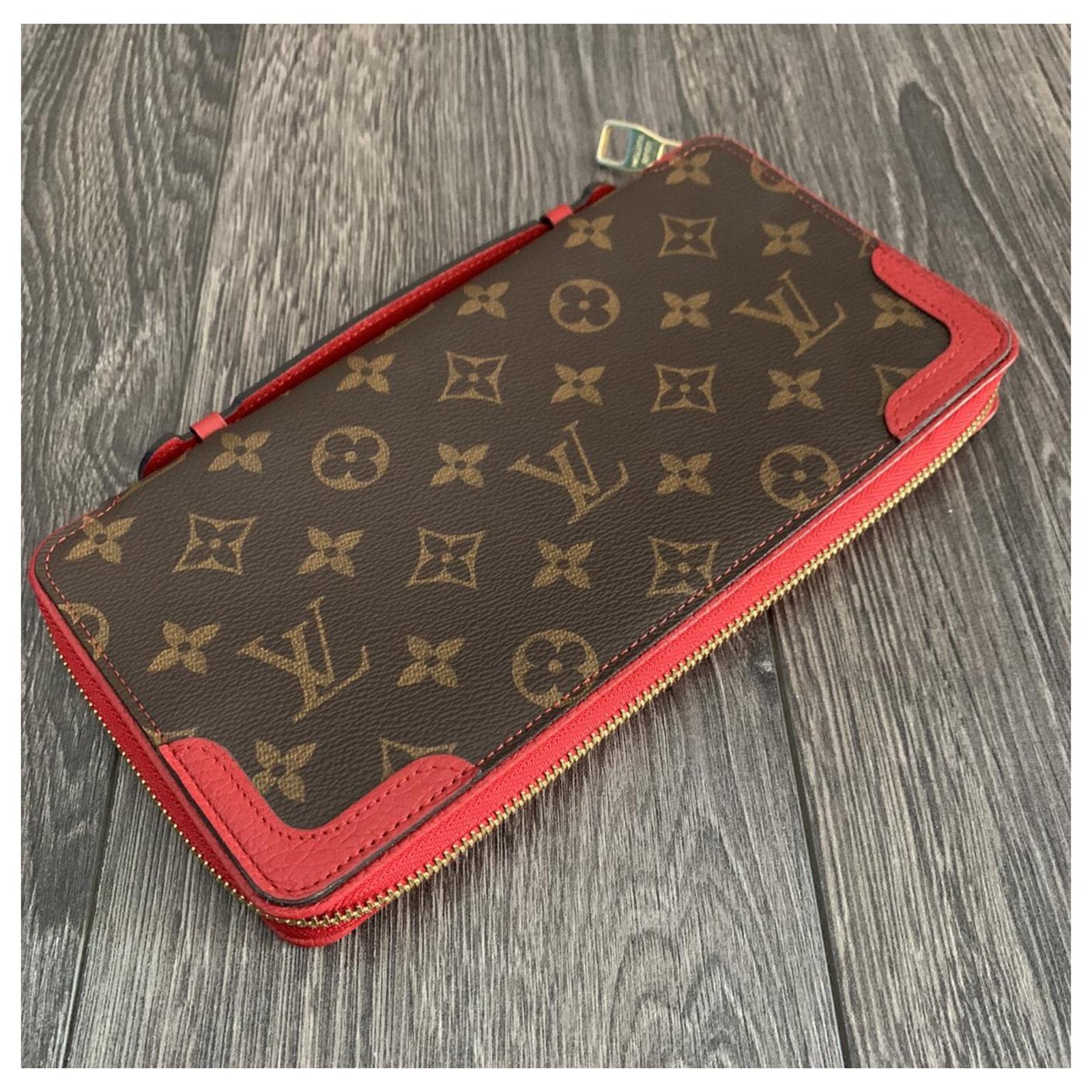 Zippy cloth purse Louis Vuitton Brown in Cloth - 38217395