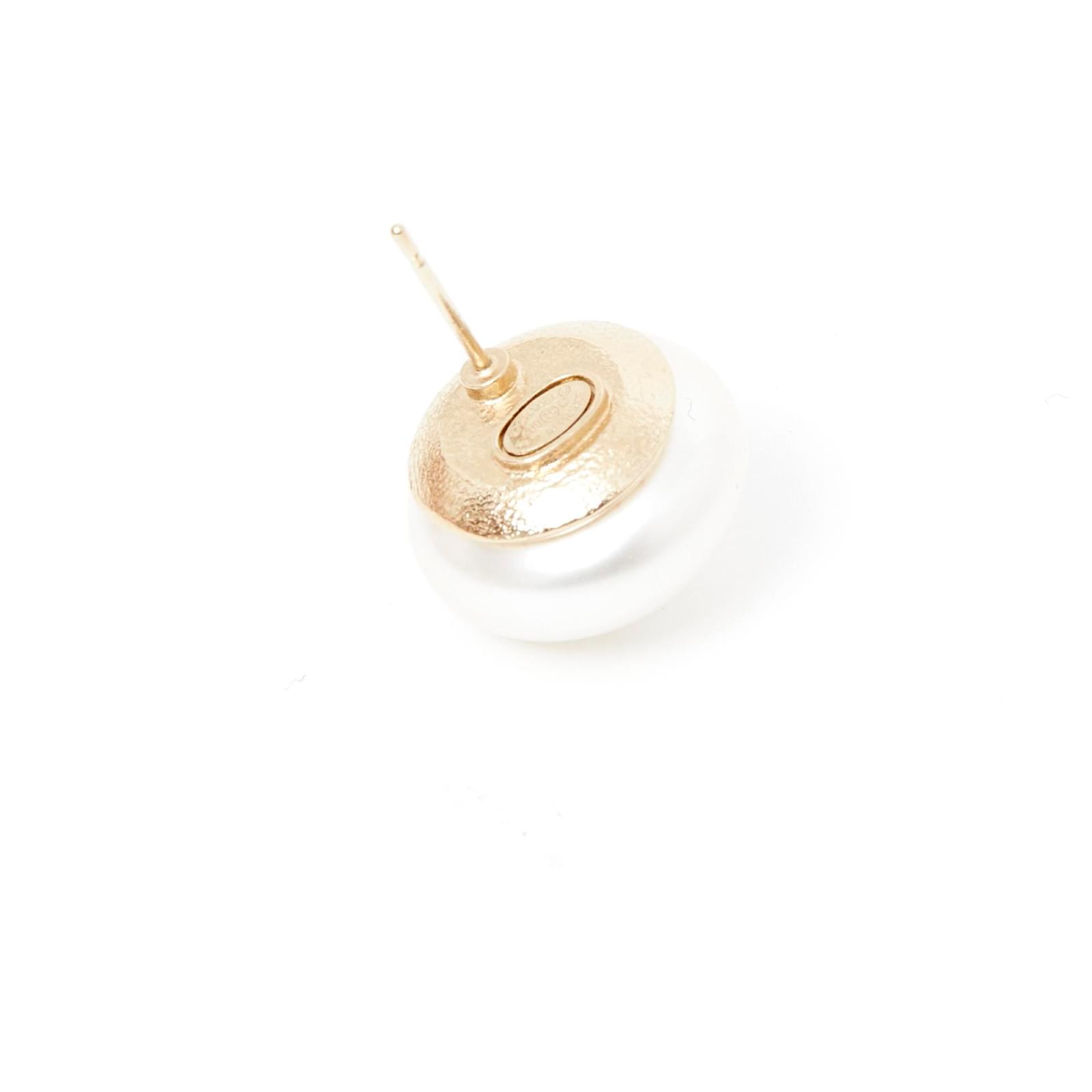Chanel LA PAUSA GLASS PEARL STUD White Metal ref.262924 - Joli Closet