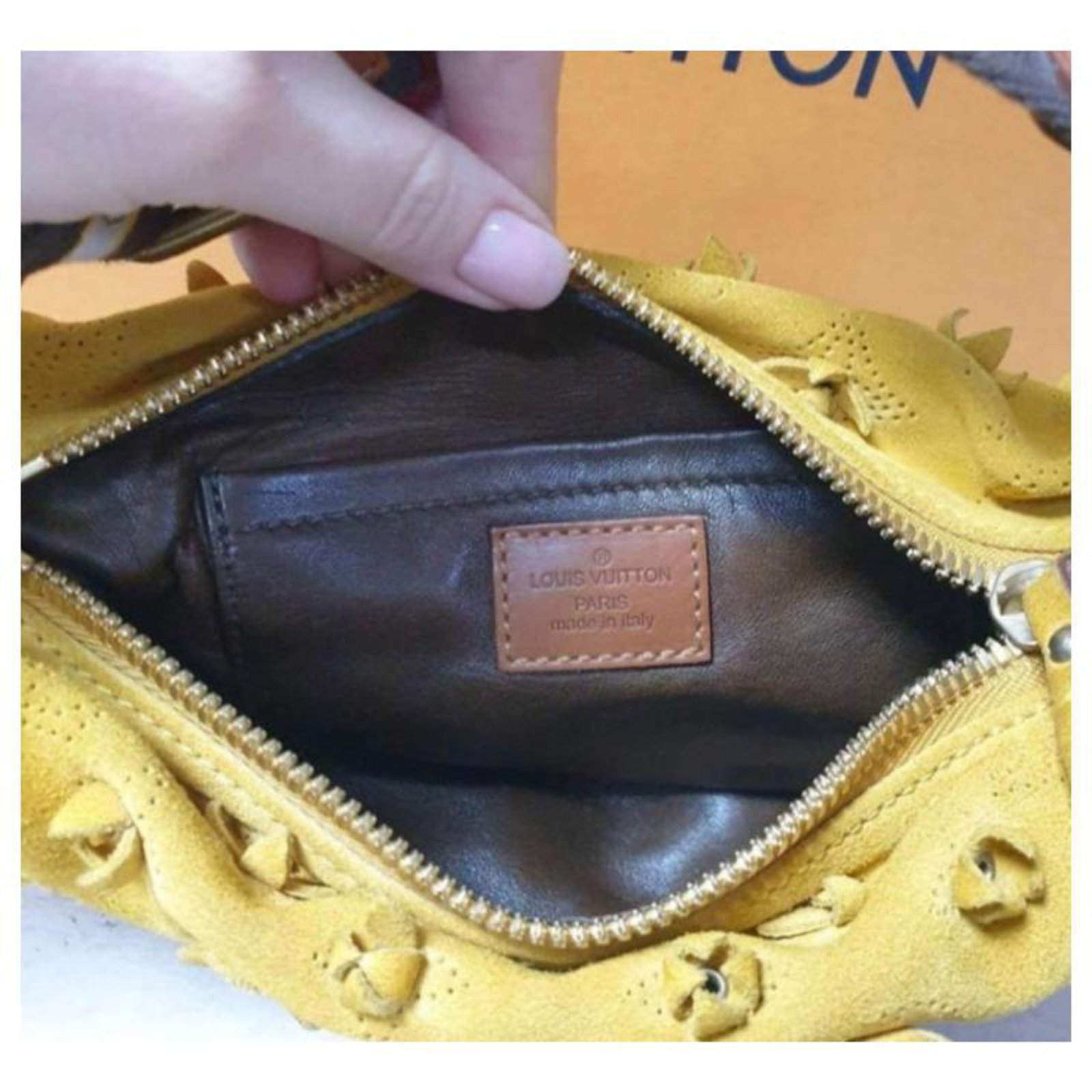 Louis Vuitton Mais Monogram Suede Limited Edition Onatah Fleurs PM Bag  Multiple colors Leather ref.263919 - Joli Closet