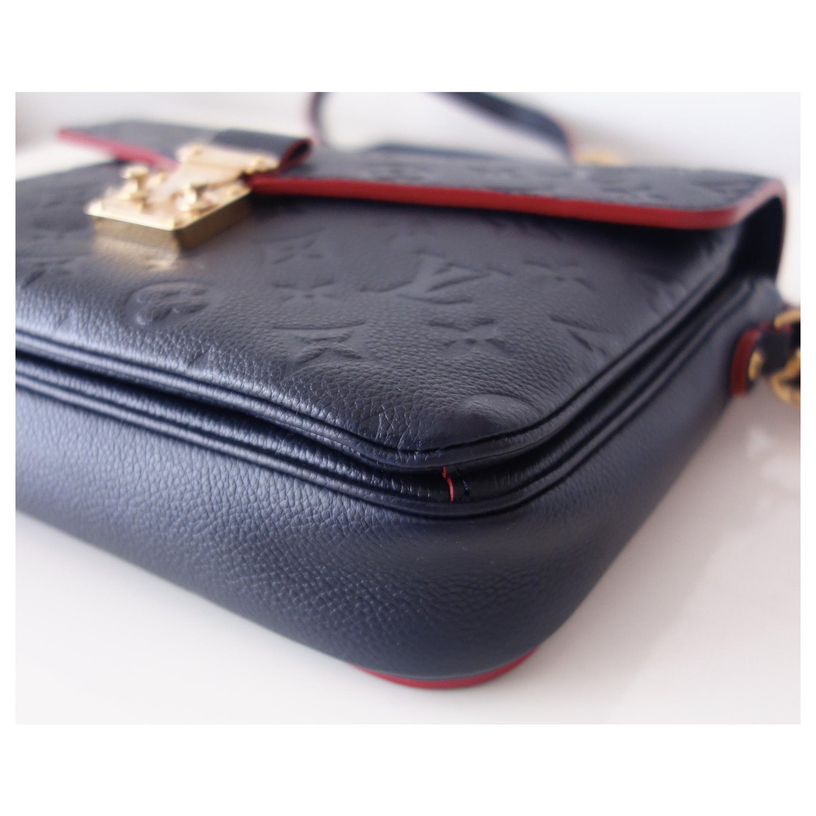 Louis Vuitton Vuitton Metis bag Red Navy blue Leather ref.264501