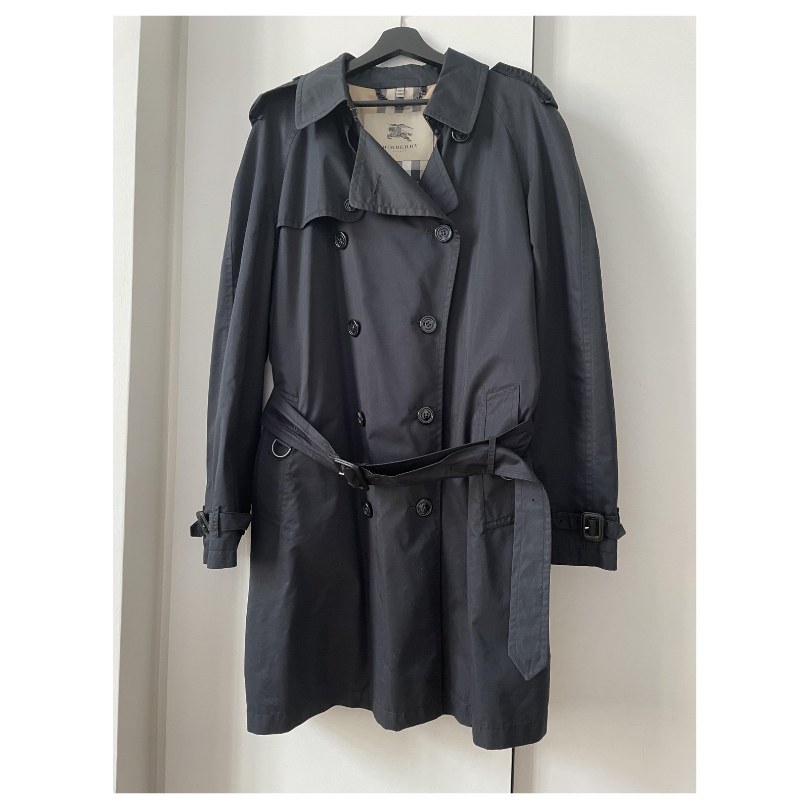 Burberry men's trench coat Black Cotton ref.264768 - Joli Closet