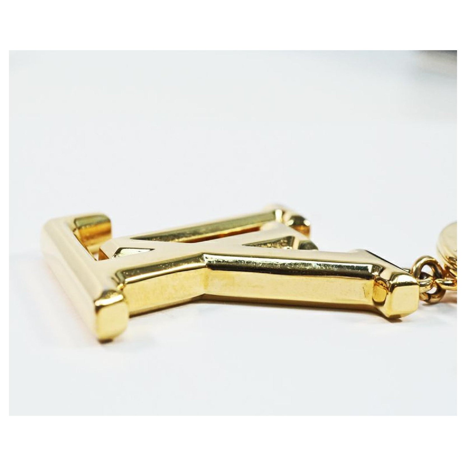 LOUIS VUITTON Key Holder Metal 2Set Gold LV Auth ac1969 Golden ref.964115 -  Joli Closet