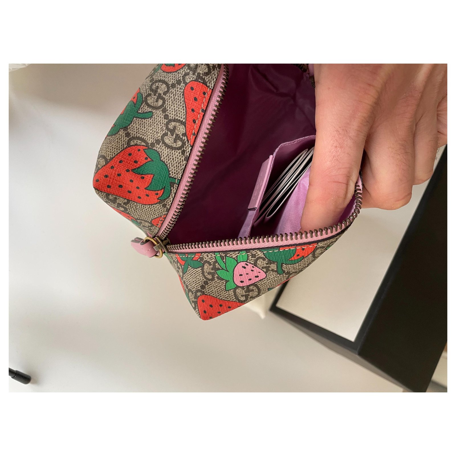 Gucci strawberry best sale cosmetic case