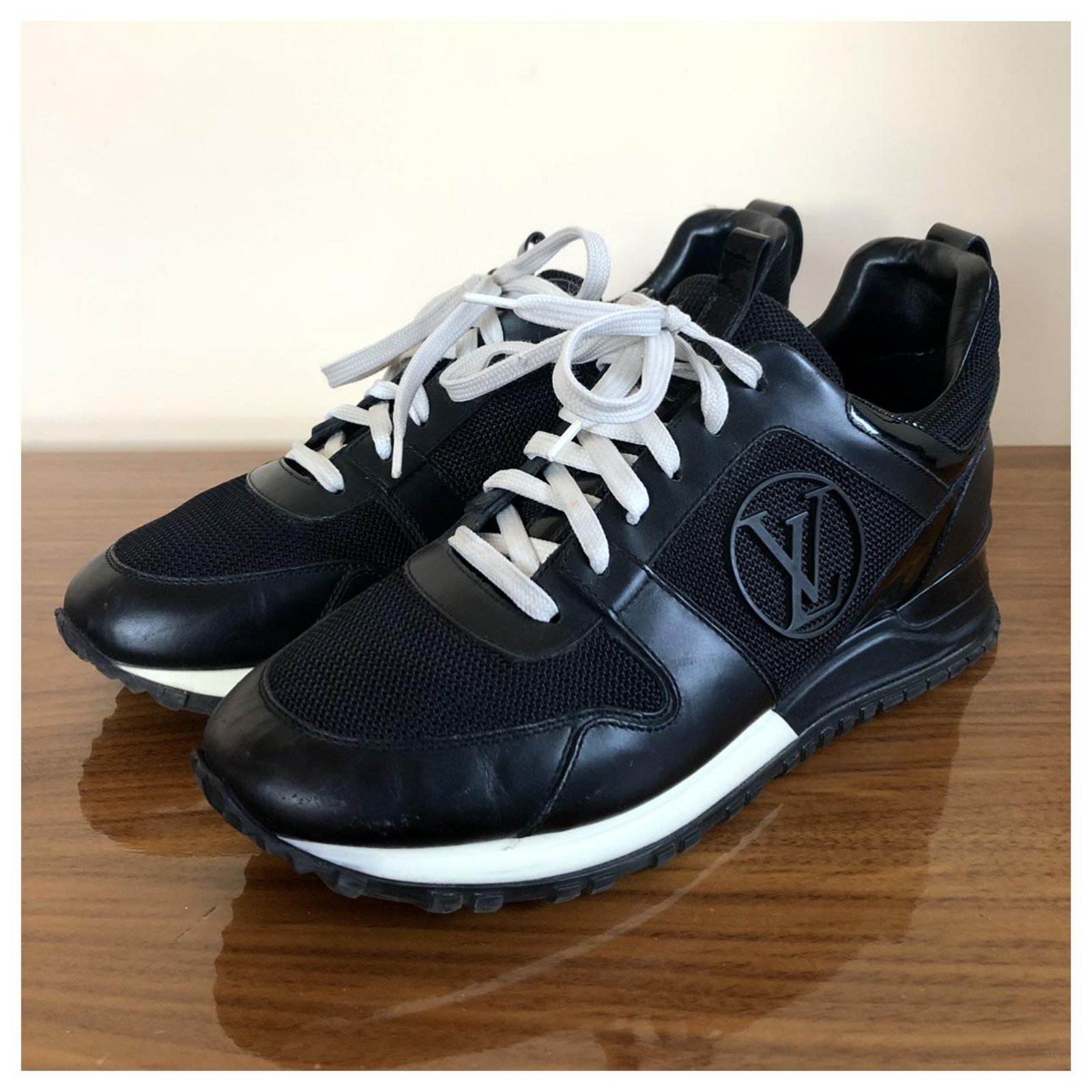 Run away leather trainers Louis Vuitton Black size 40 EU in Leather -  28978834