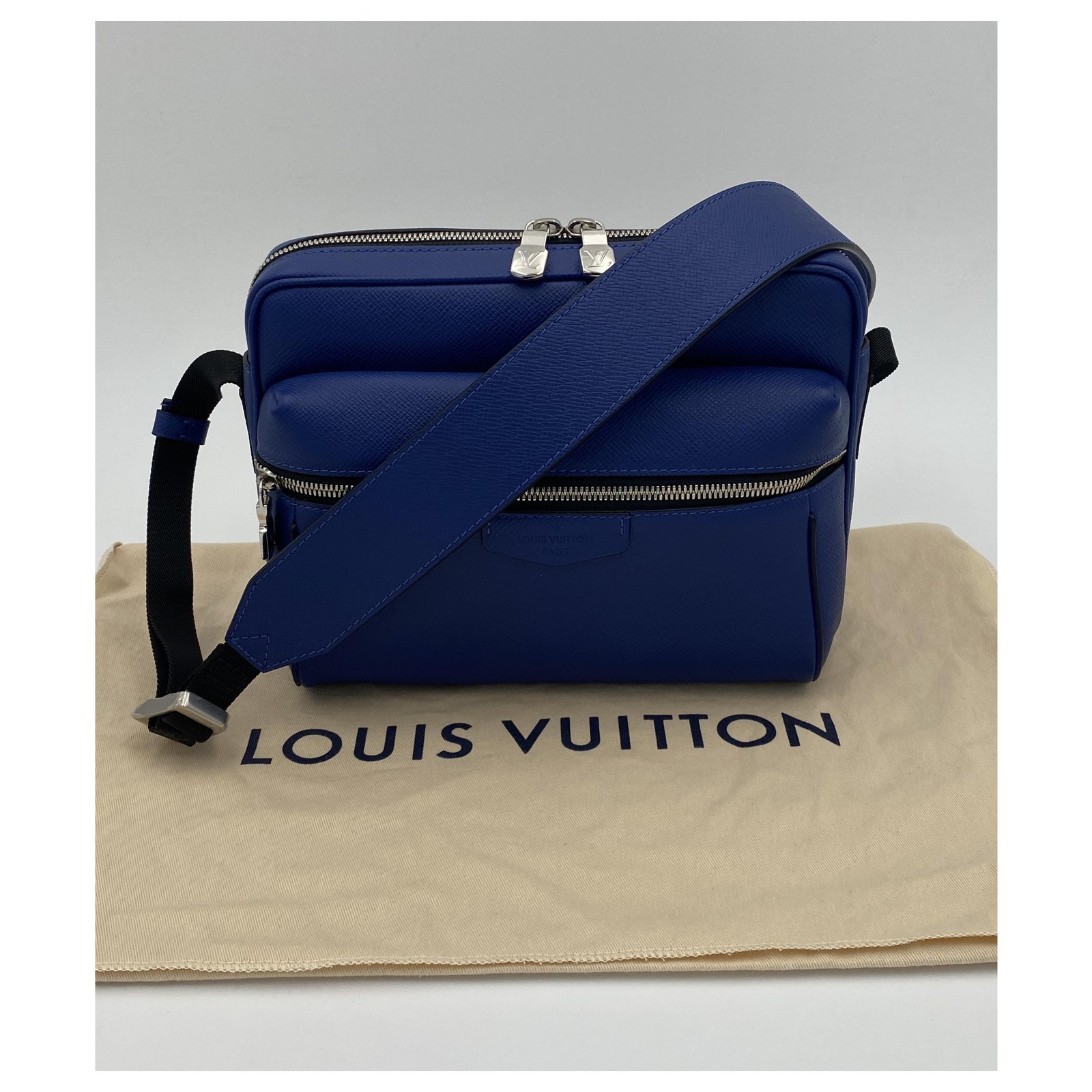  Louis Vuitton M30242 Shoulder Bag, Outdoor Messenger, PM,  Blue, Blue, COBALT : Clothing, Shoes & Jewelry