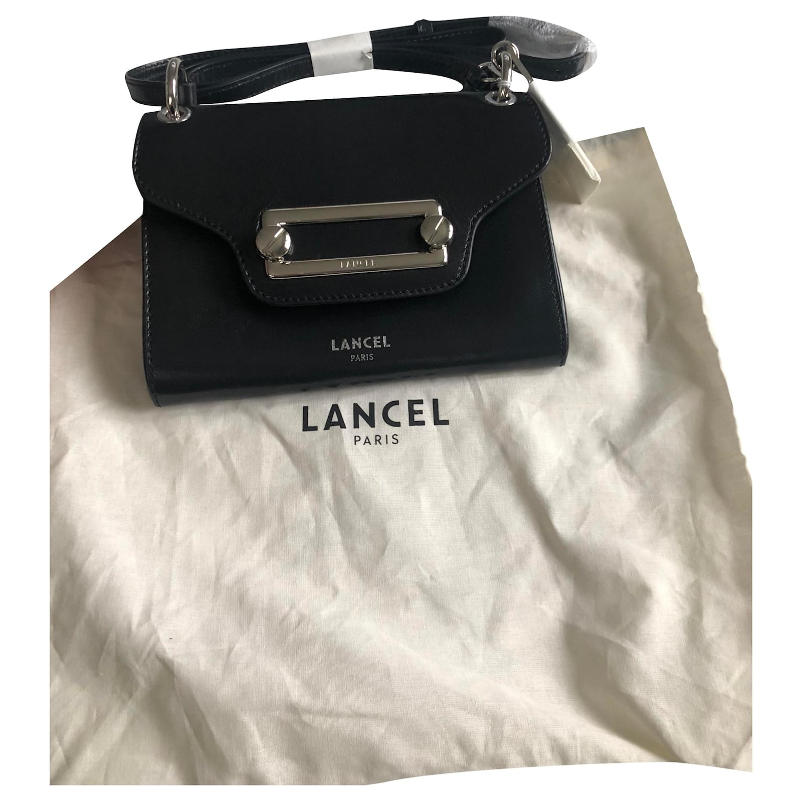 Lancel Clic Cuir Noir ref.266568 Joli Closet