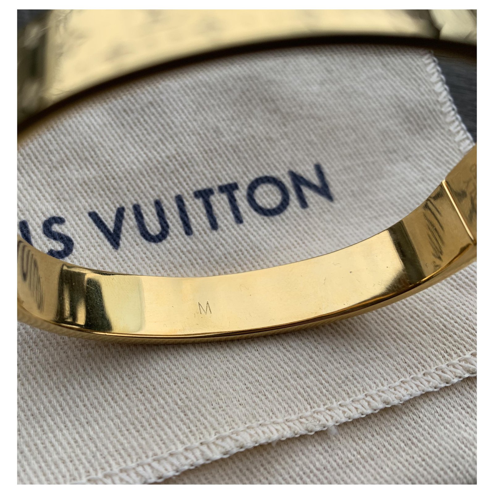 Louis Vuitton Bracelets Golden Metal ref.267594 - Joli Closet