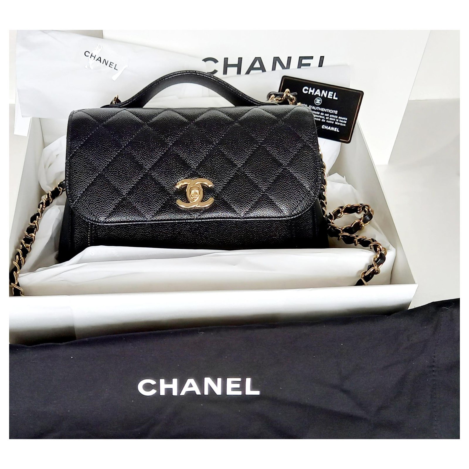 Classique Chanel Petit sac à rabat avec poignée Cuir Noir ref.267895 - Joli  Closet