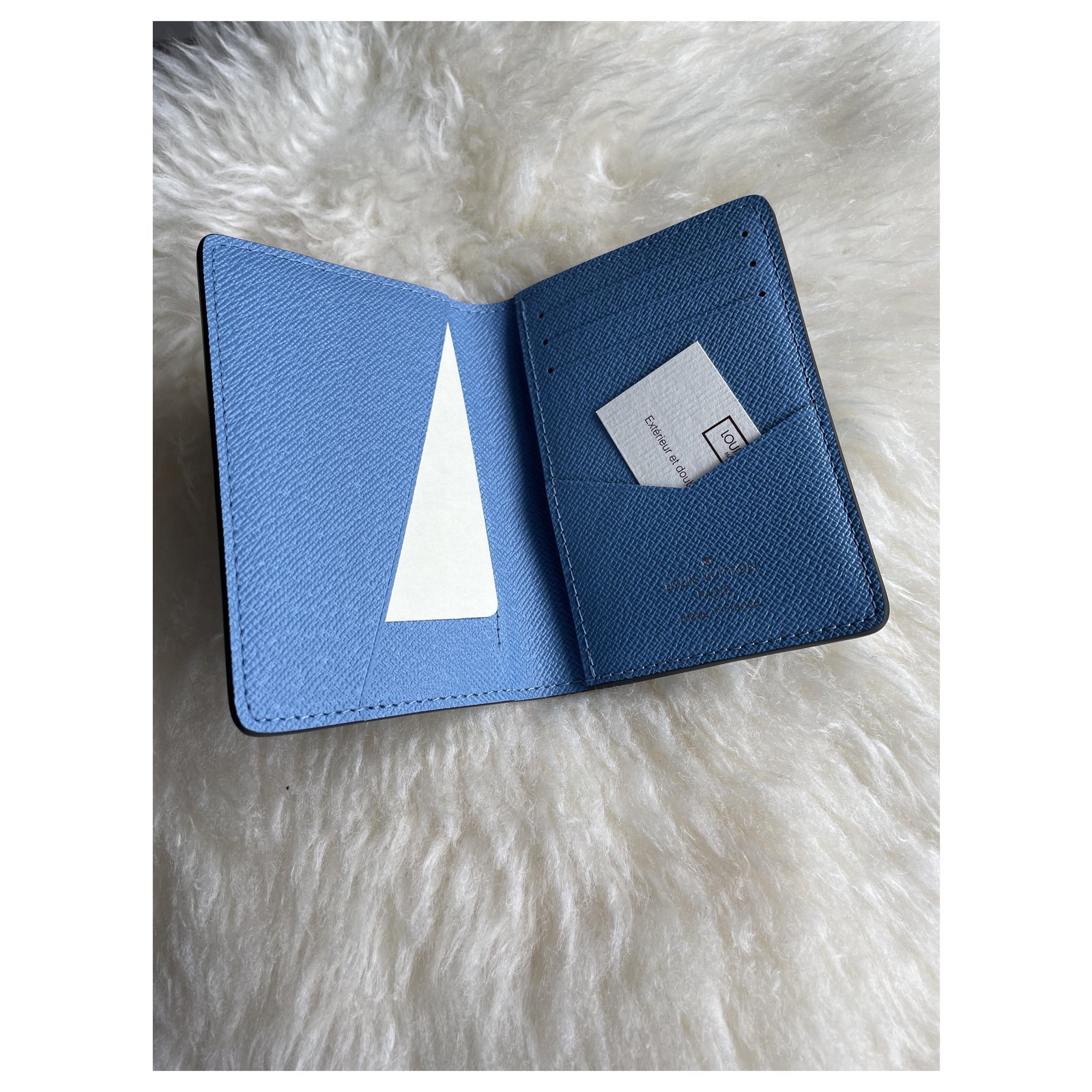 Louis Vuitton Bags Briefcases Blue Leather ref.794061 - Joli Closet
