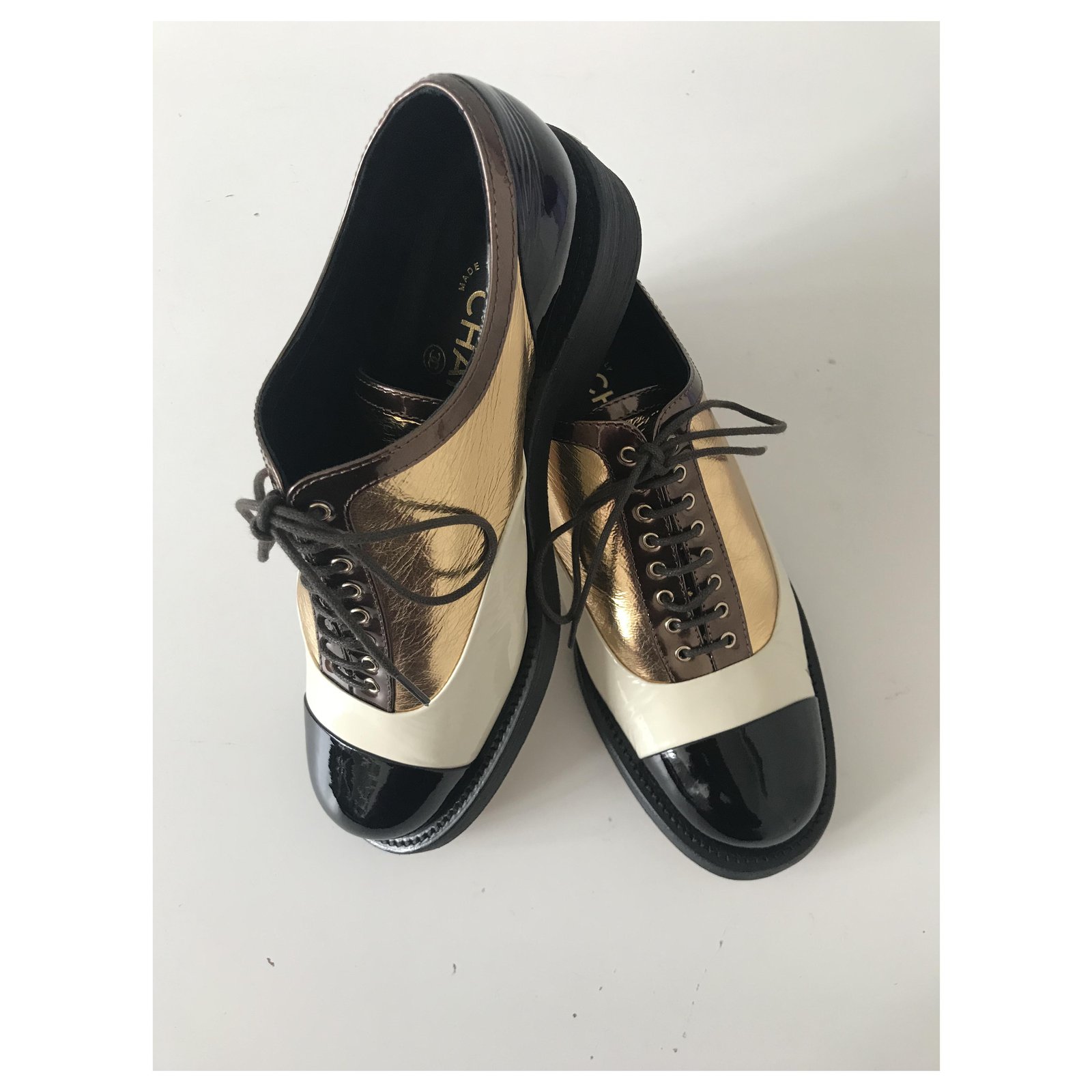 Chanel Derby Brogue Lace Up Shoes Brown Black Golden Cream Leather Patent  leather ref.269185 - Joli Closet