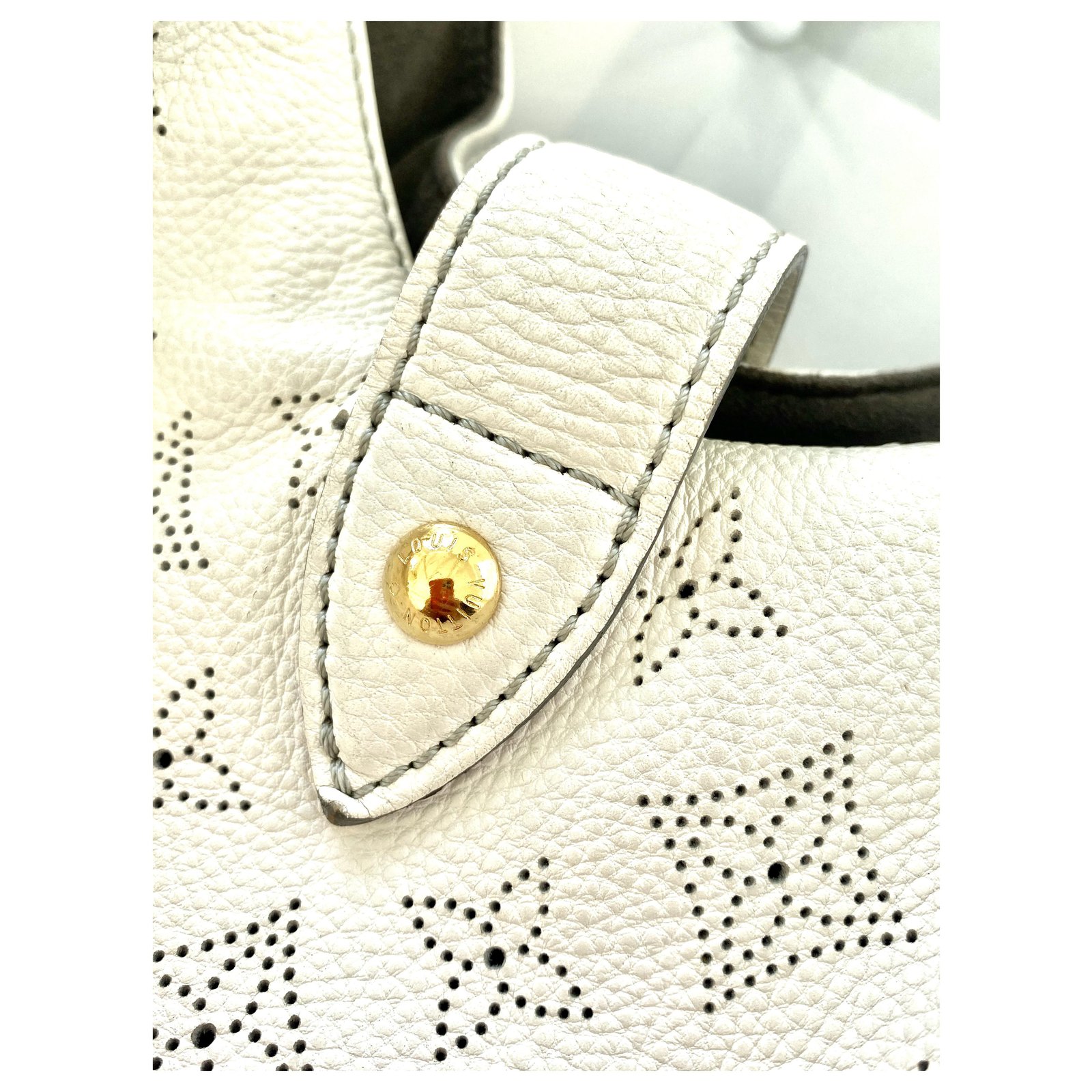 LOUIS VUITTON MONOGRAM MAHINA L BAG White Eggshell Leather ref.269594 -  Joli Closet