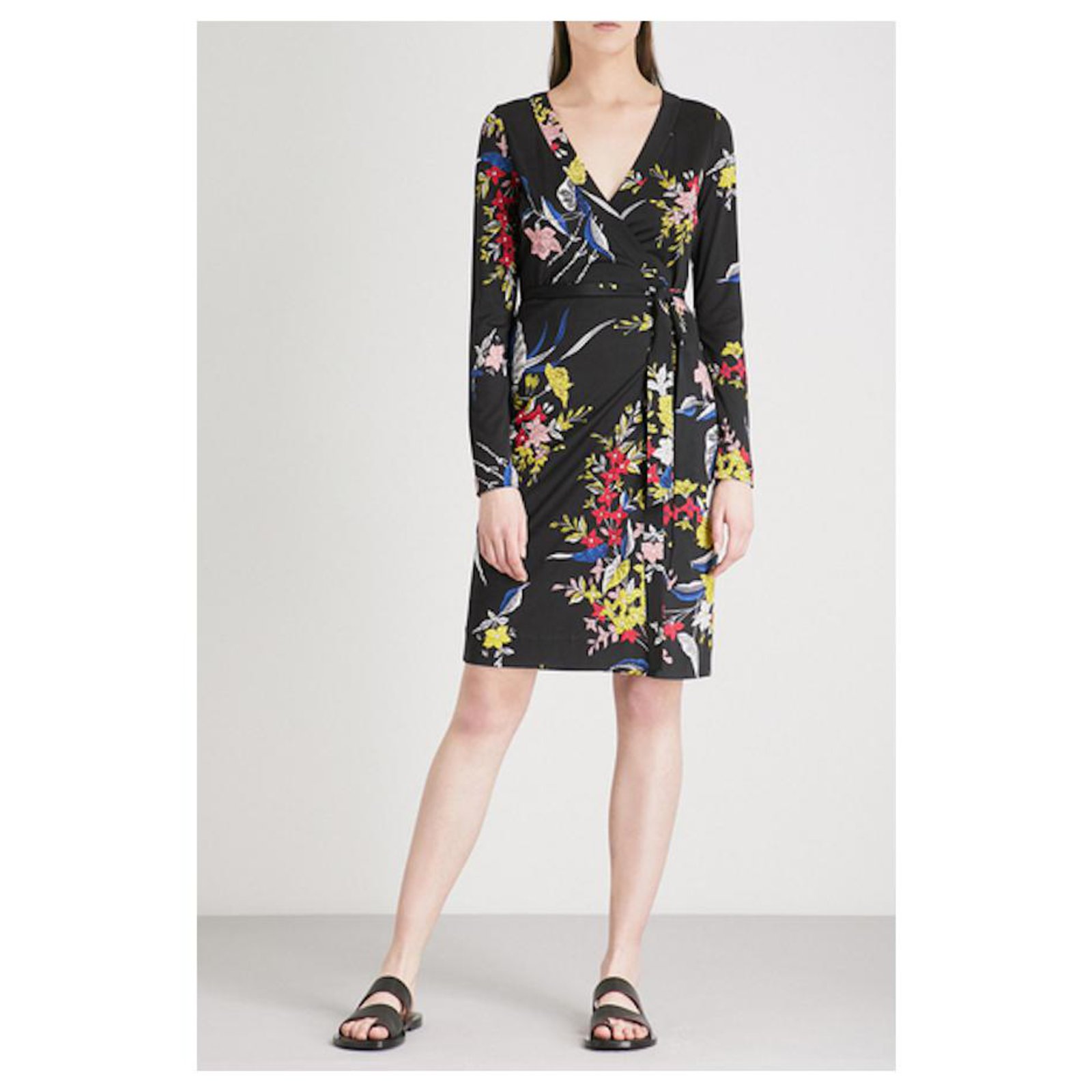 Diane Von Furstenberg Julian Floral Black Wrap Dress Silk ref.269981 - Joli  Closet