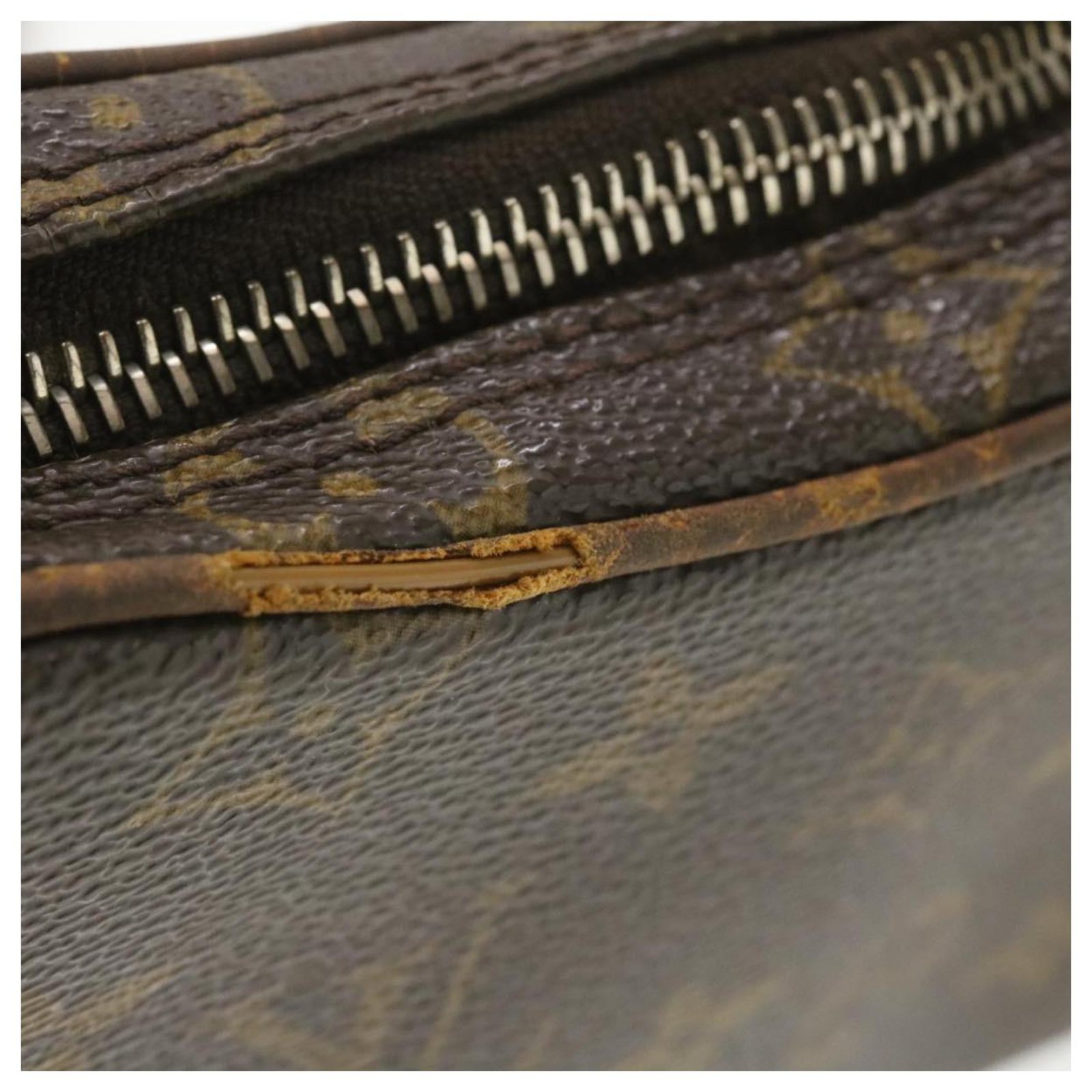 LOUIS VUITTON Monogram Pochette Croissant Shoulder Bag M51510 LV Auth gt355  Cloth ref.271732 - Joli Closet
