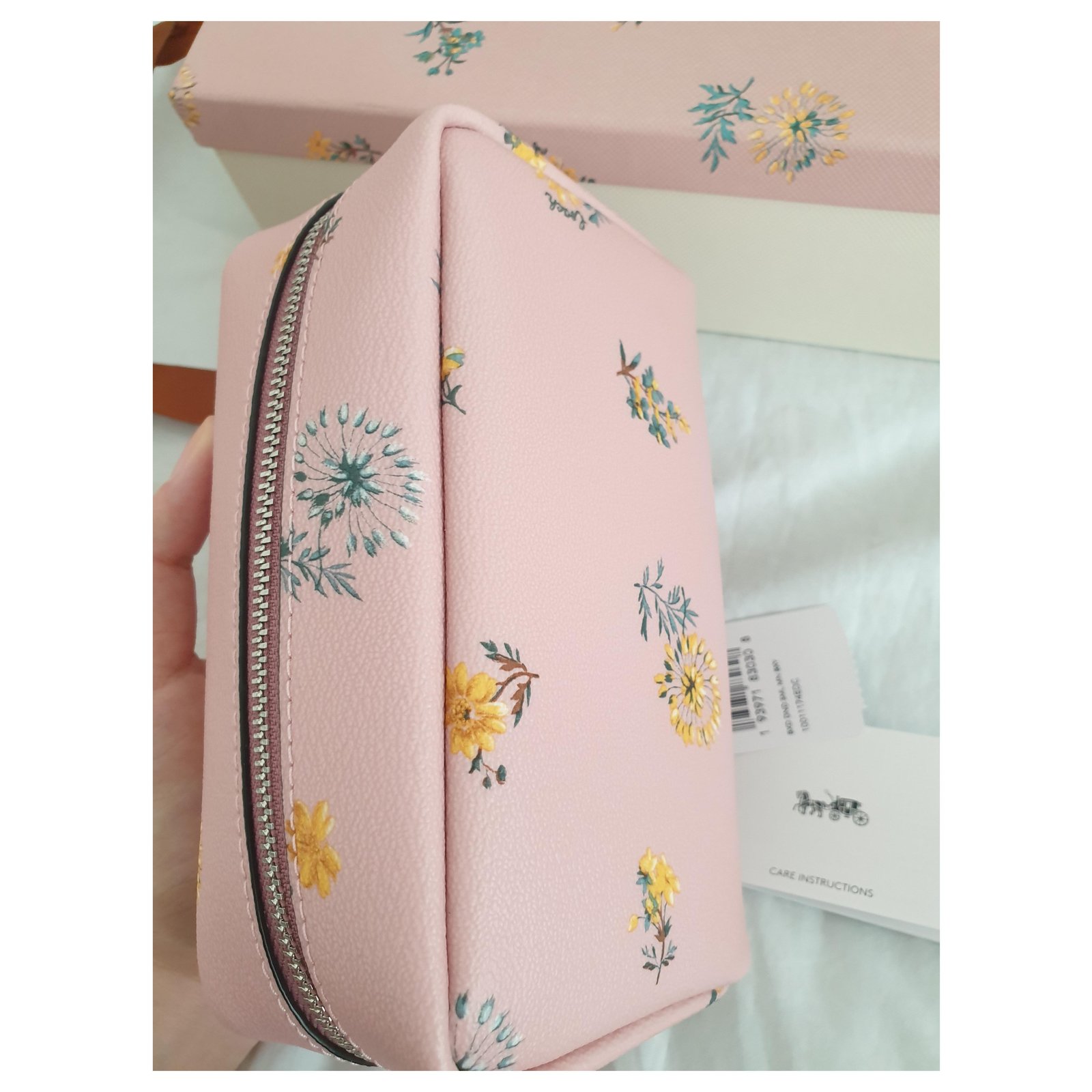 Coach store Dandelion Floral cosmetic bag