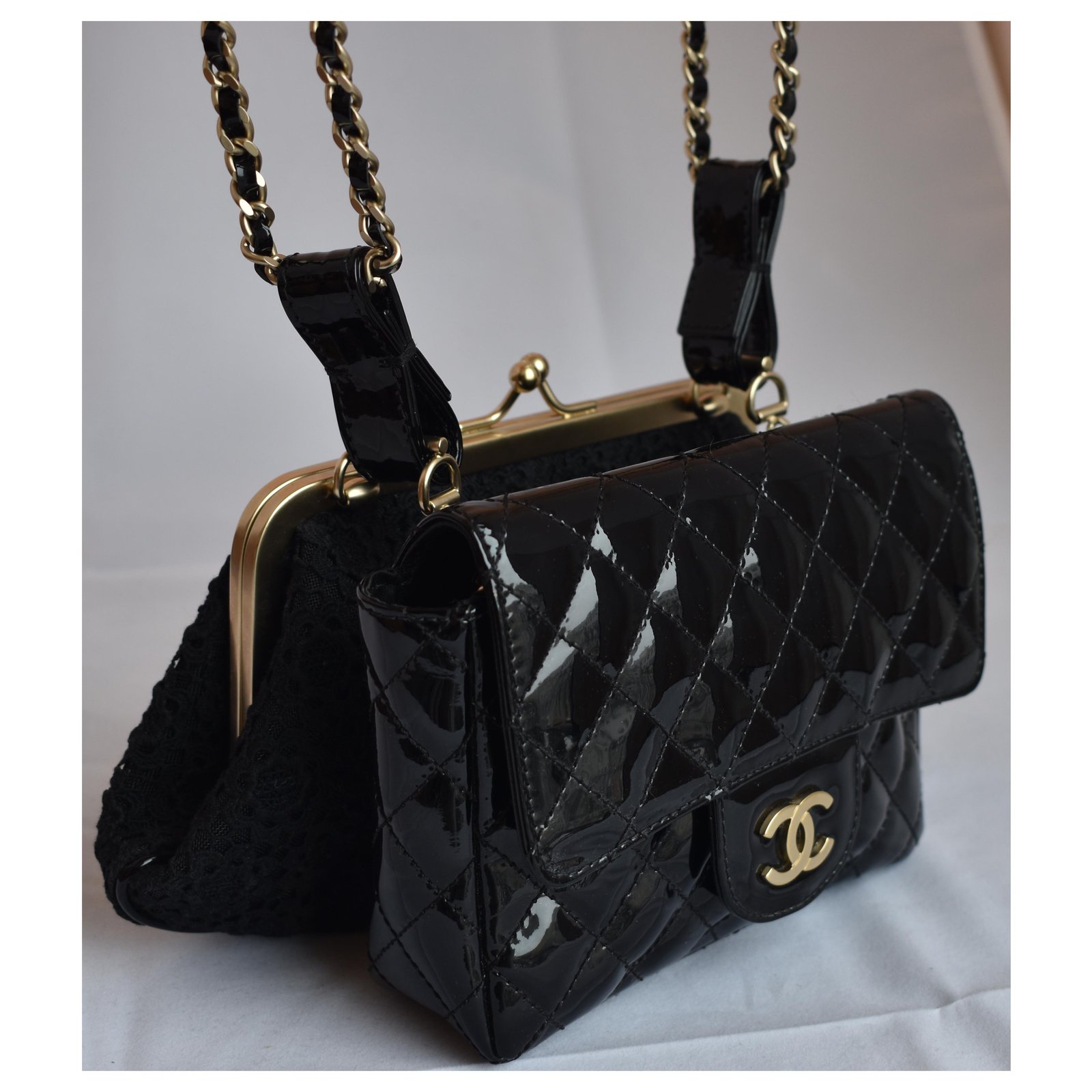 Timeless Chanel Black patent leather classic medium flap bag ref.83373