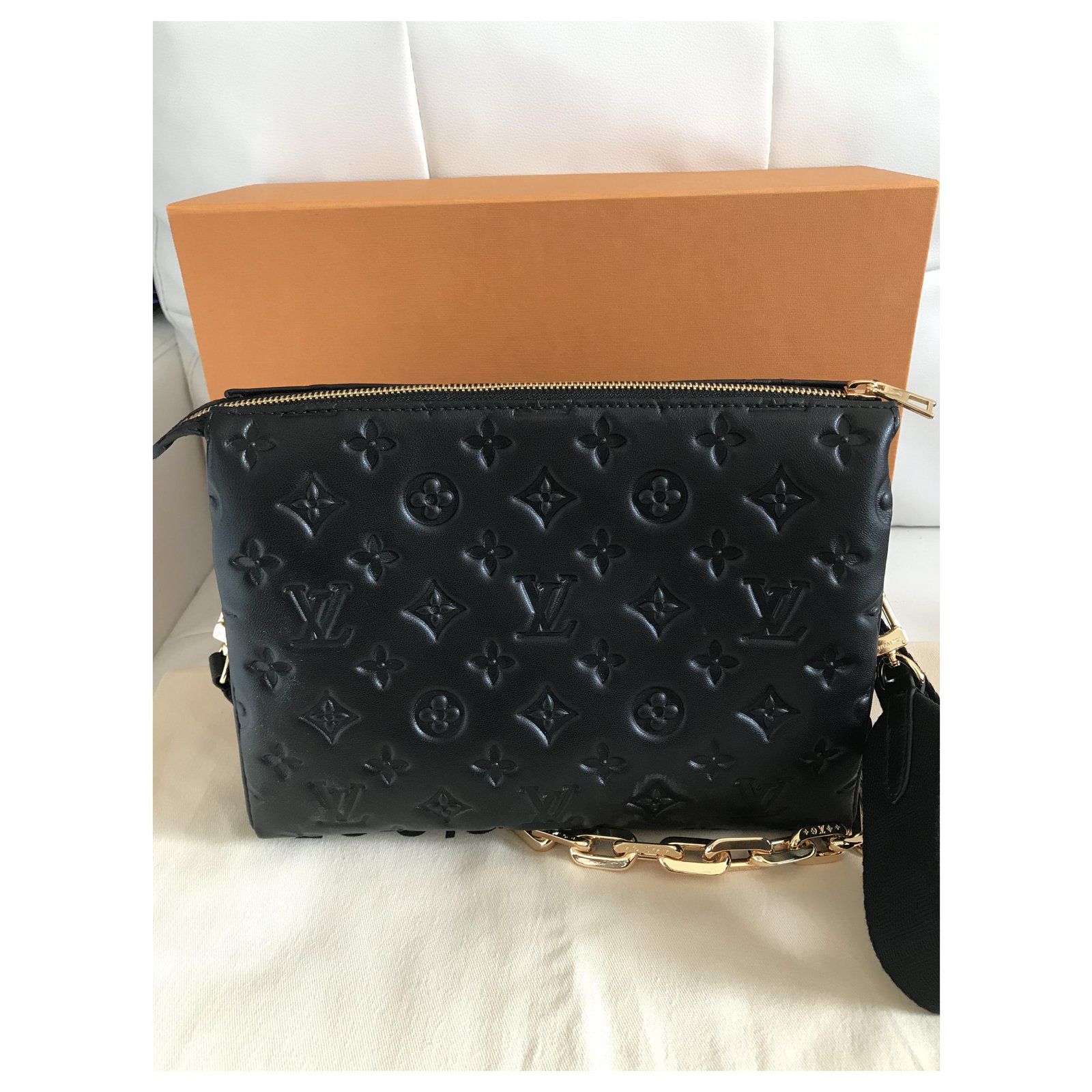 louis vuitton coussin pm black