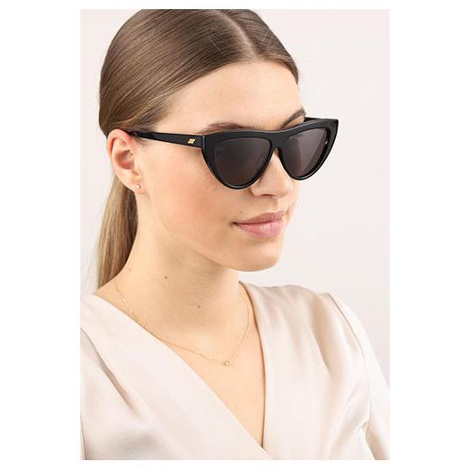 Bottega Veneta 1018S Sunglasses (black) Bottega Veneta Cat Eye Sunglasses BV1018S 001 Black 57mm  main image 2