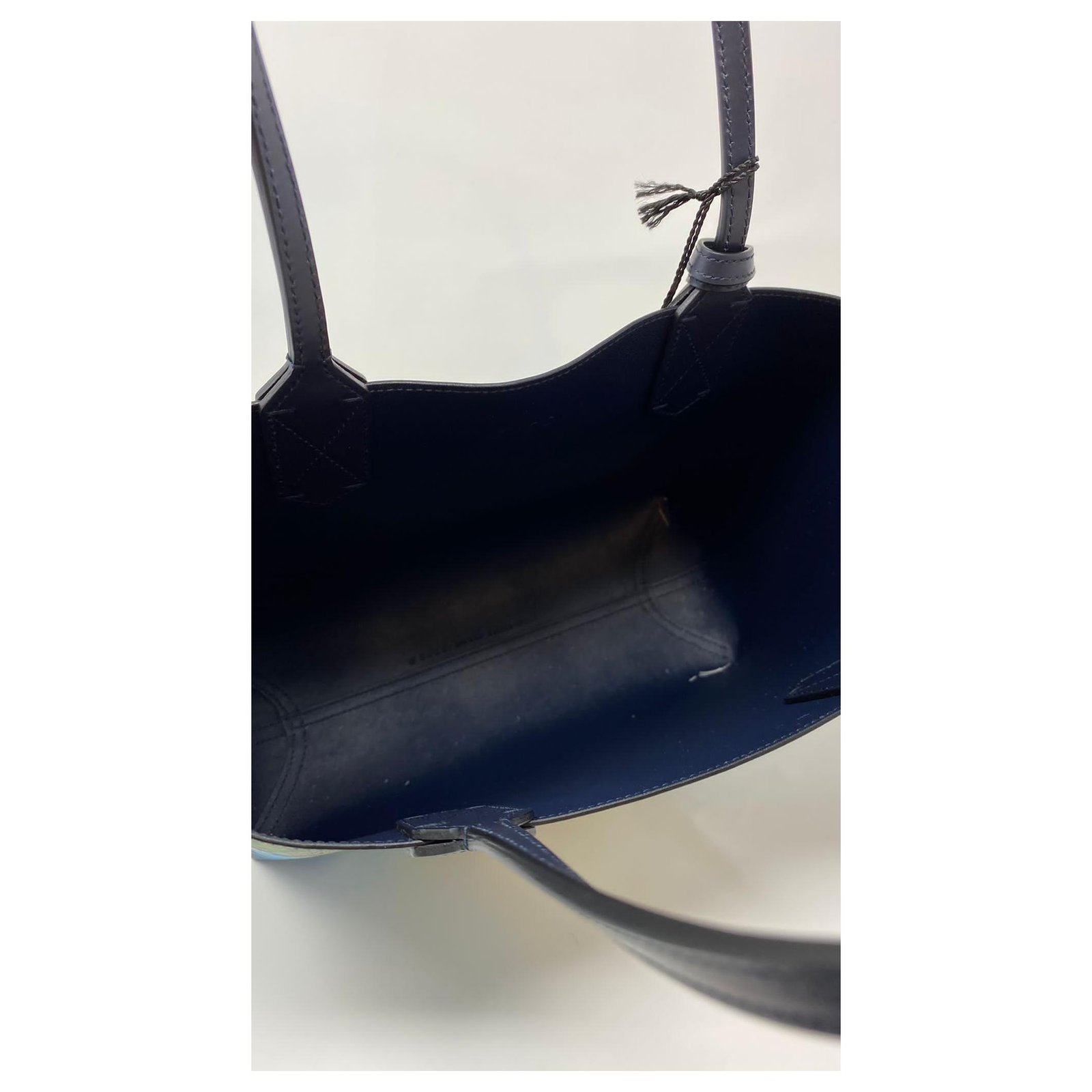 GUCCI small reversible Blooms GG Supreme Tote Bag Blue Multiple colors  Leather ref.280284 - Joli Closet