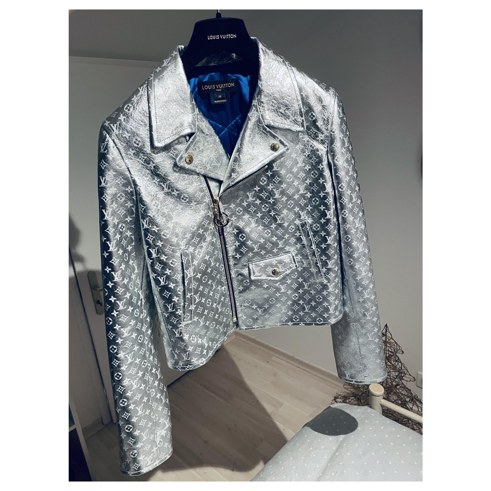 LOUIS VUITTON Jacket / 44 / polyester / SLV / plain Silvery ref.446200 -  Joli Closet