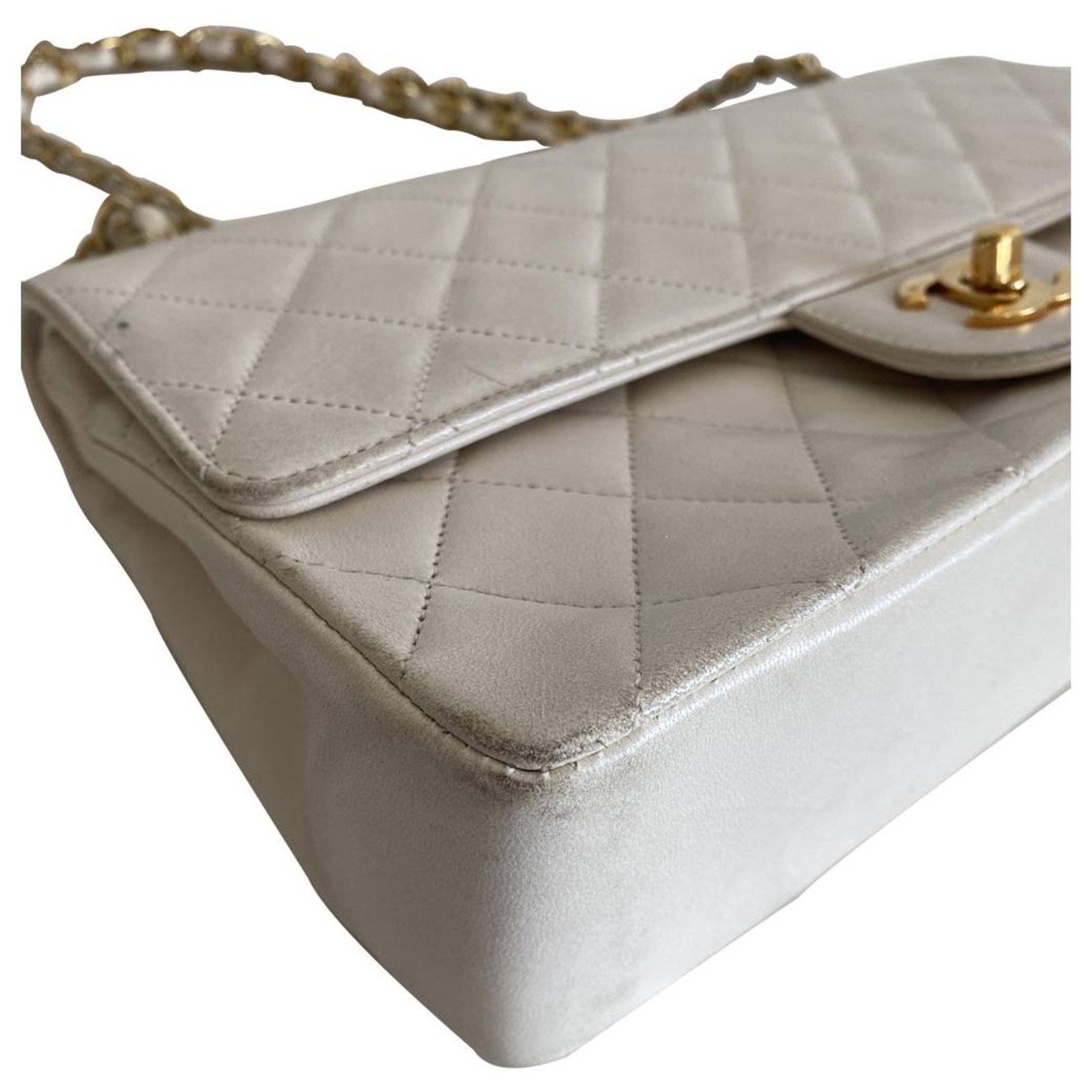 Chanel Timeless White Leather ref.282536 - Joli Closet