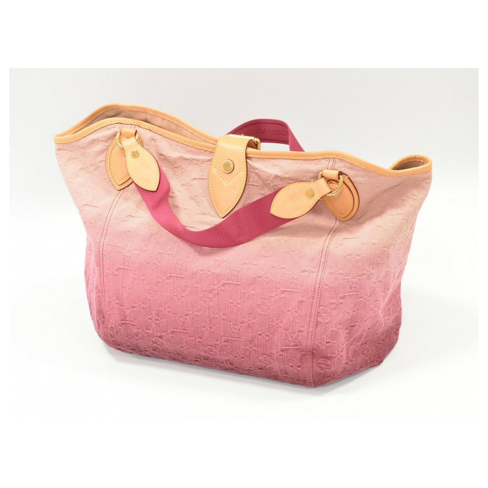 LOUIS VUITTON Women's Sunbeam aus Canvas in Rosa / Pink