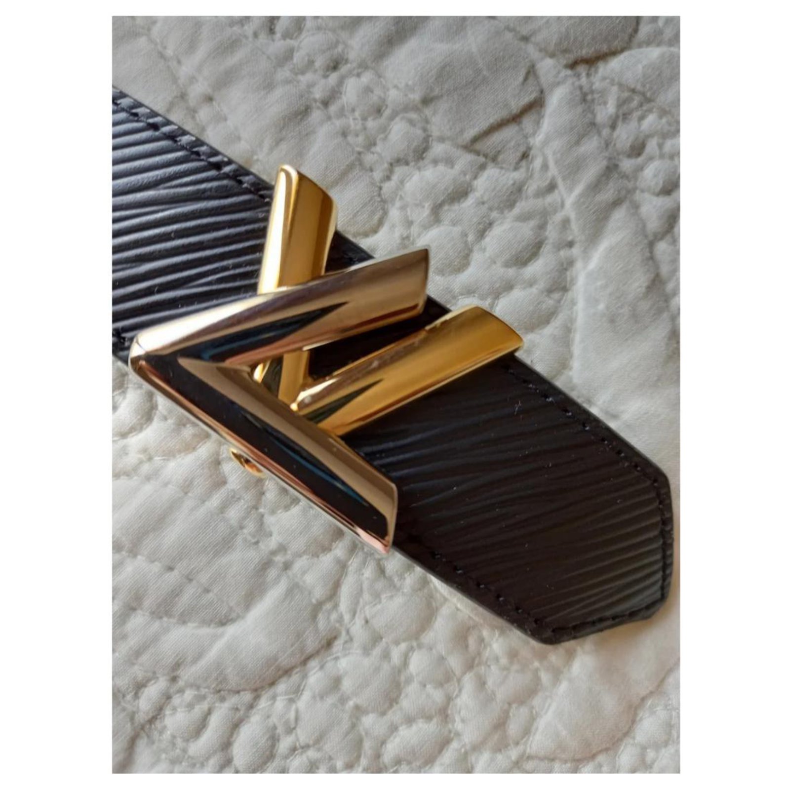 Twist leather belt Louis Vuitton Beige size 90 cm in Leather - 35280336