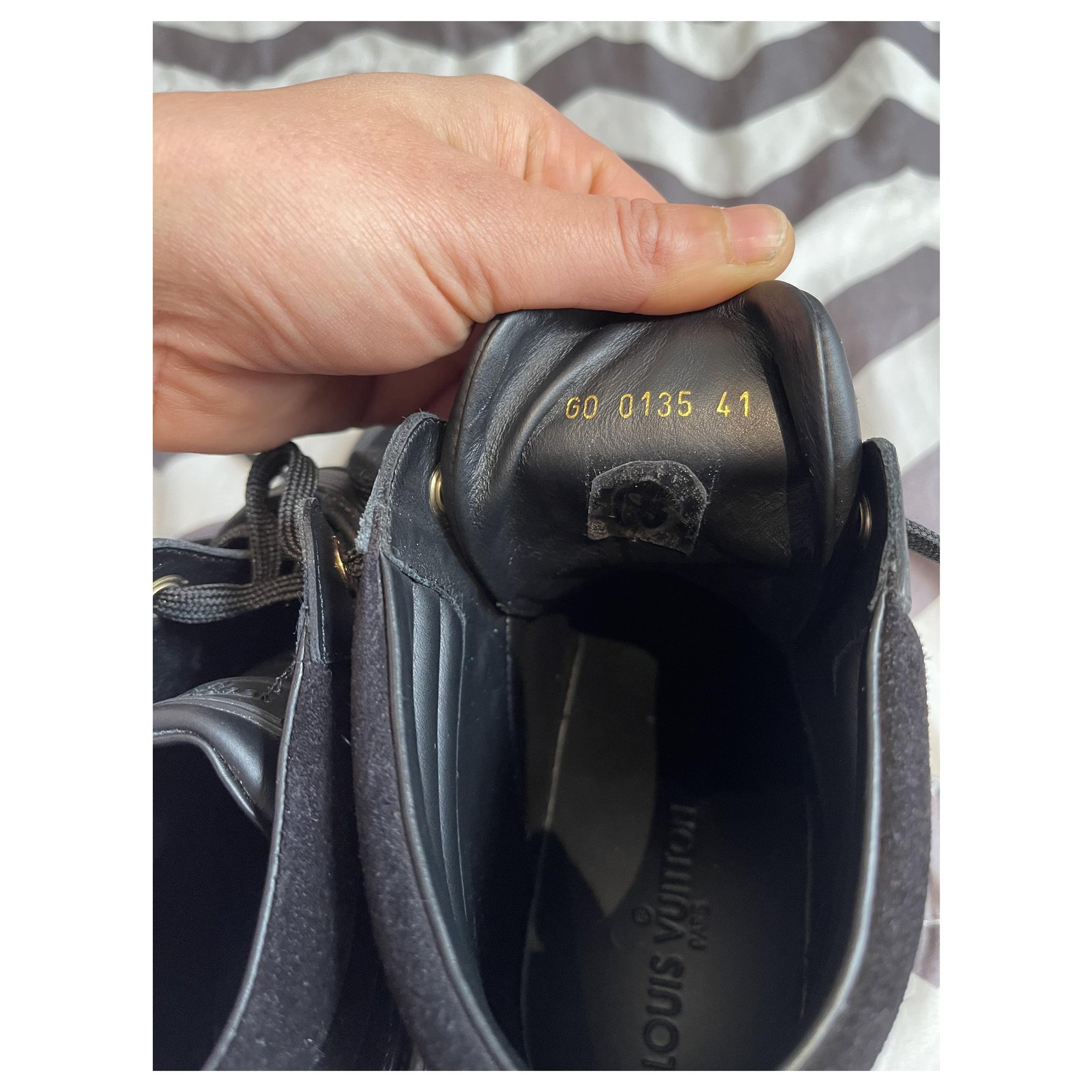 Louis Vuitton Sneakers Black Gold hardware Leather ref.292688 - Joli Closet