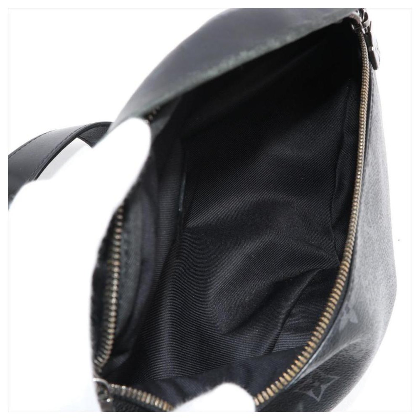 Louis Vuitton Black Monogram Eclipse Bumbag Discovery Fanny Pack Waist Bag  Leather ref.293455 - Joli Closet