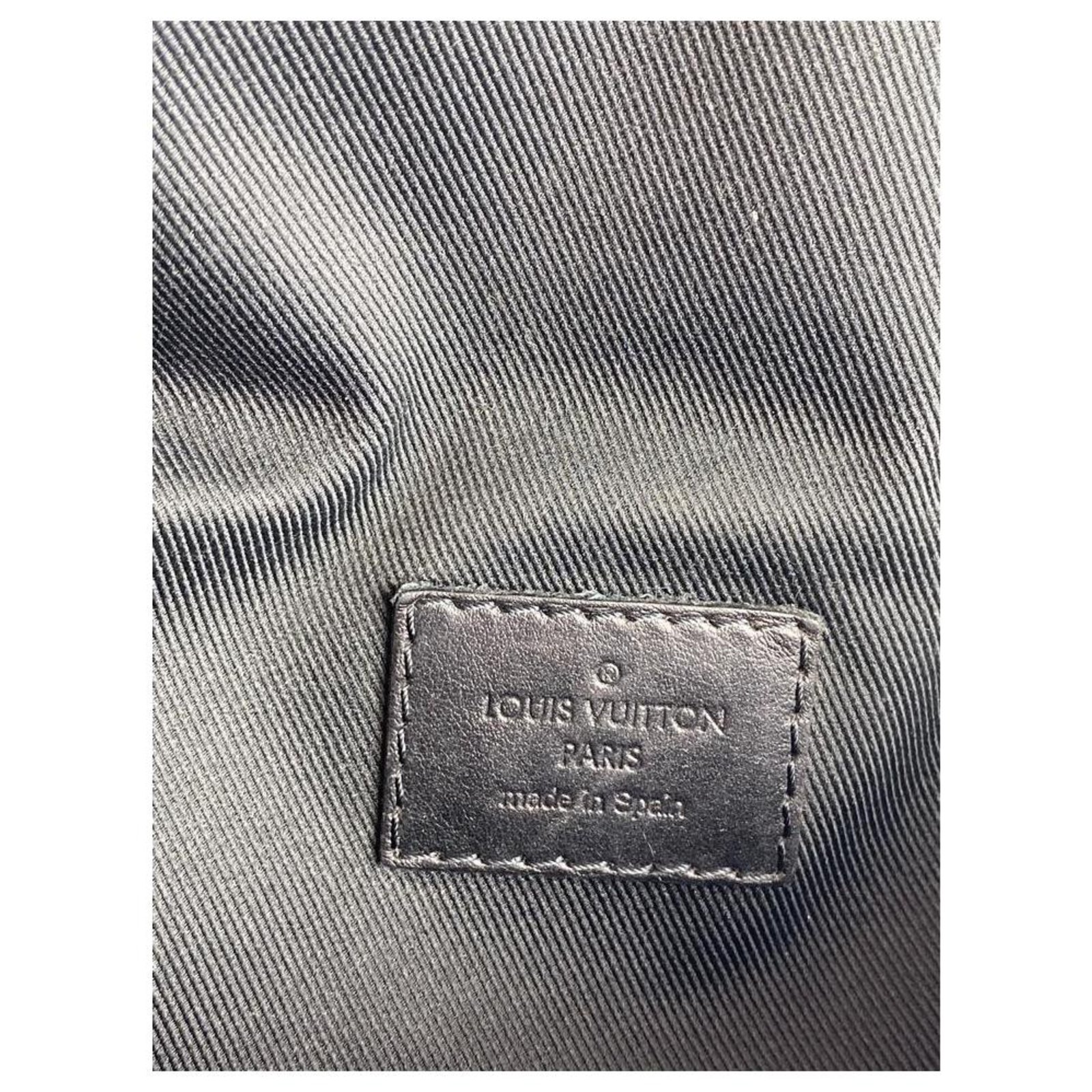 Louis Vuitton Marsupio LV outdoor Nero Pelle ref.235559 - Joli Closet