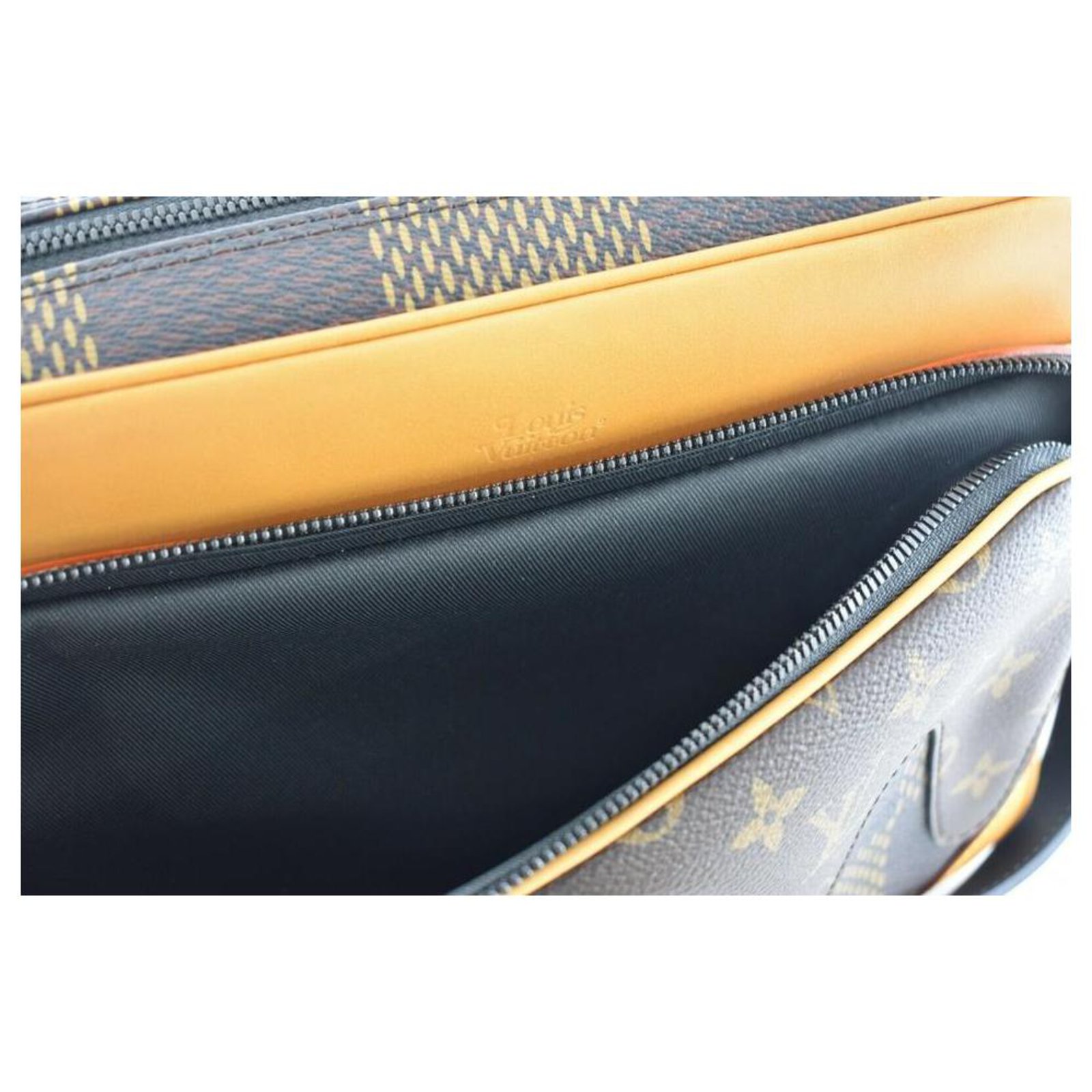 Louis Vuitton LV2 Nigo Damier Geant Wave Monogram Drip Nil Nile Messenger  Leather ref.293714 - Joli Closet