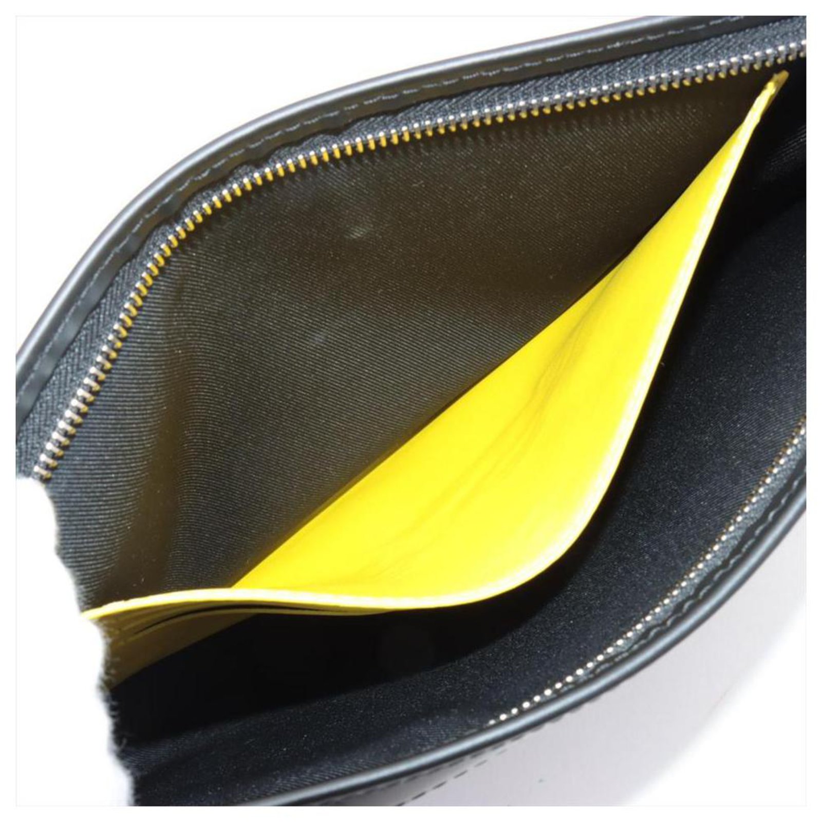 Louis Vuitton Damier Graphite Pochette Voyage MM Zip Clutch Yellow Stripe  Leather ref.293855 - Joli Closet