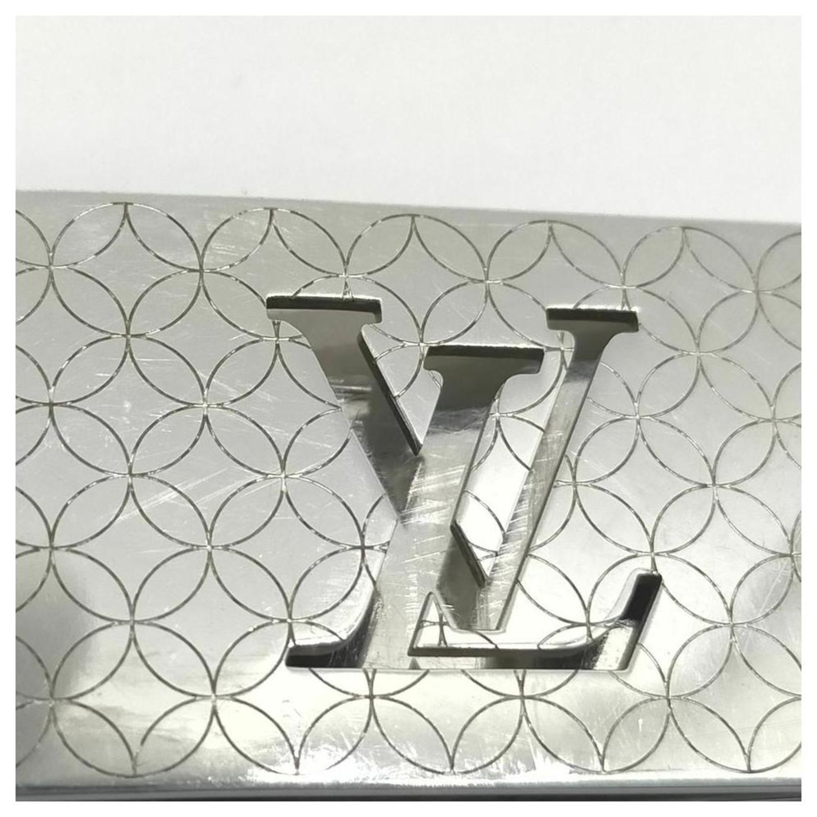 Louis Vuitton Geldklemmer aus Edelstahl Silber