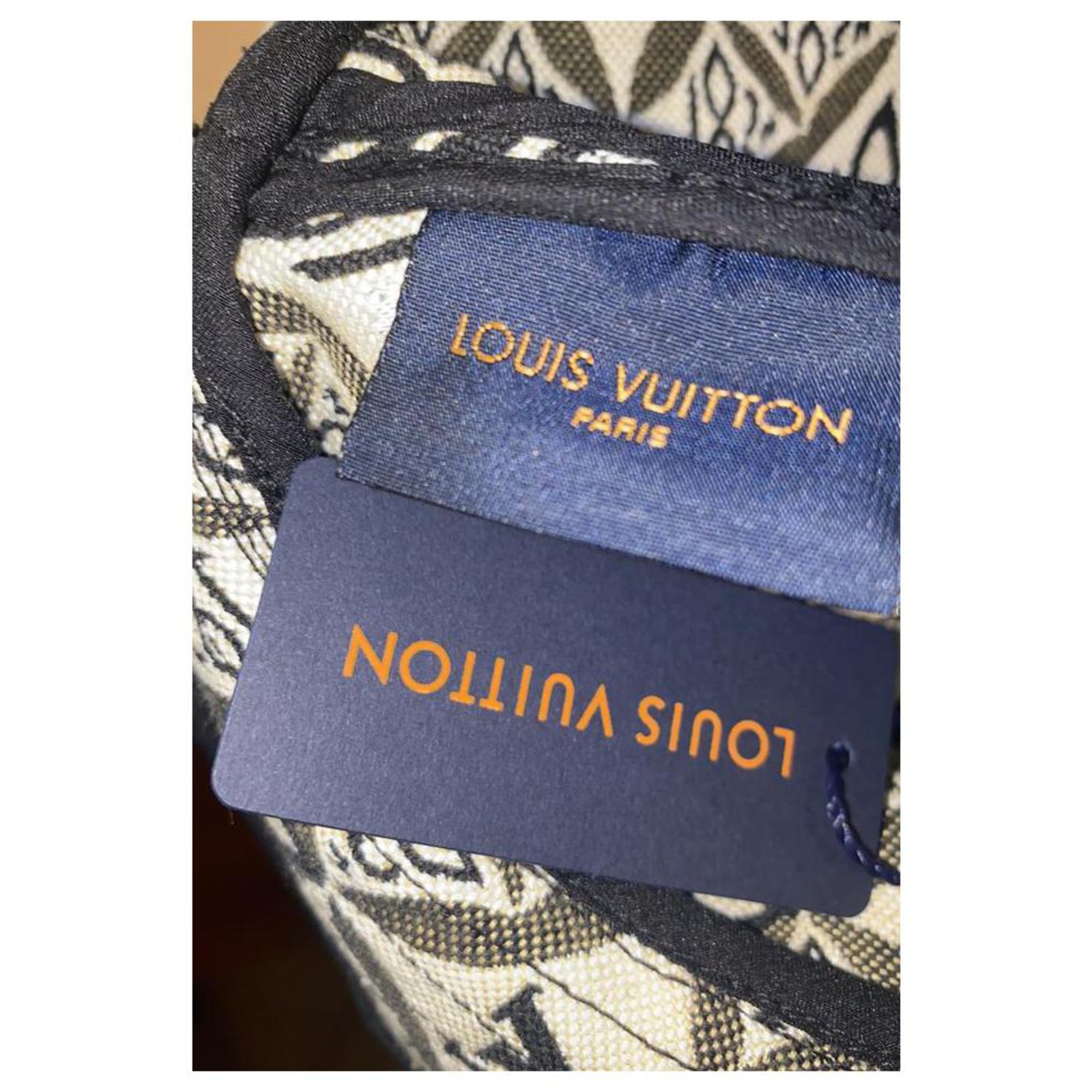 Bucket Louis Vuitton Cappello pescatore pescatore con monogramma acquerello  multicolore ref.310471 - Joli Closet