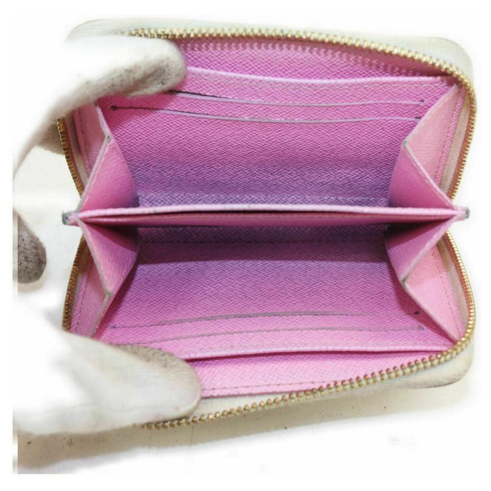 Louis Vuitton White Multicolor Zippy Coin Purse Wallet Compact Zip Around  Metal ref.294152 - Joli Closet